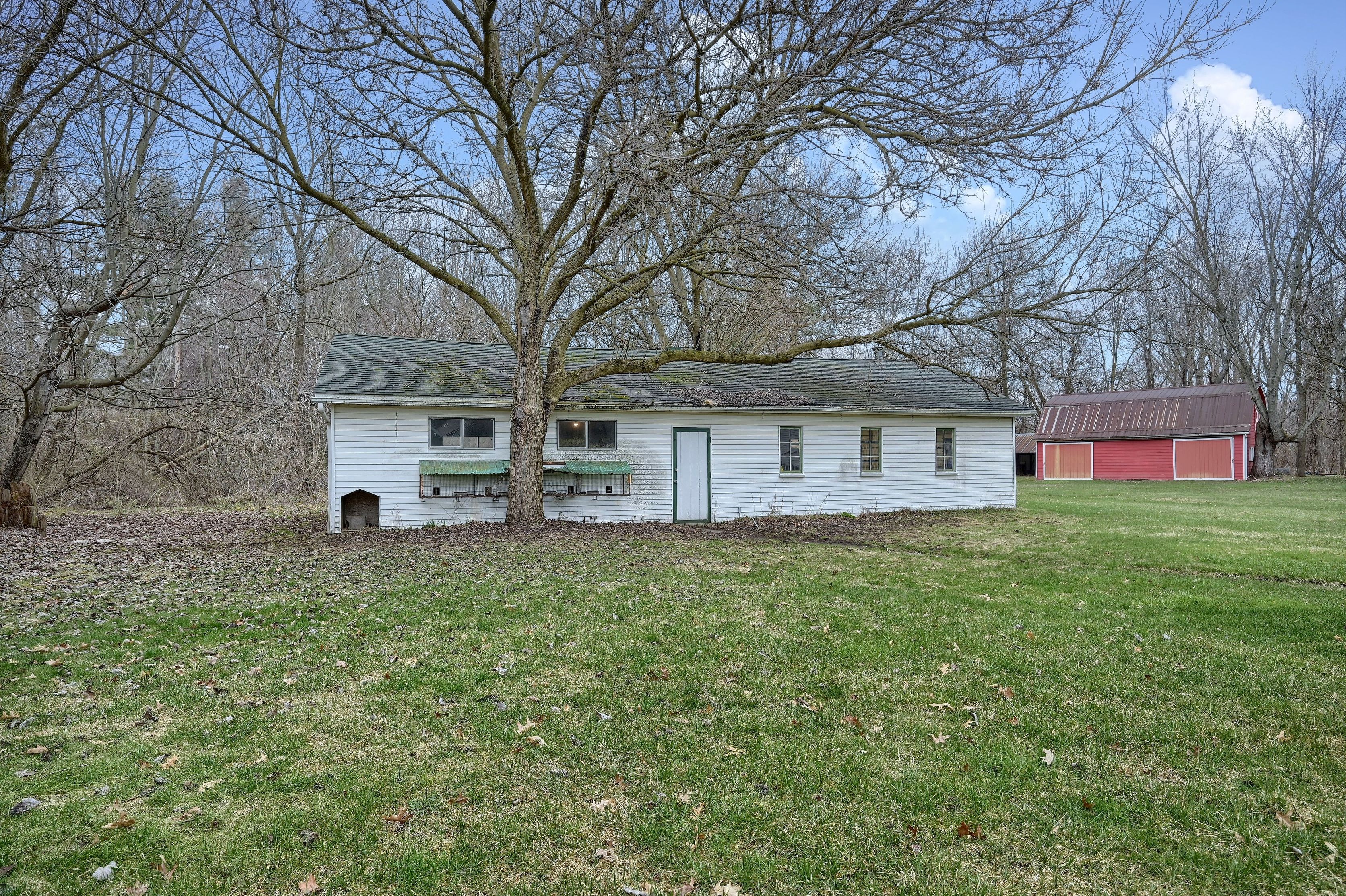 Photo 8 of 40 of 20330 MARTINSVILLE Road house