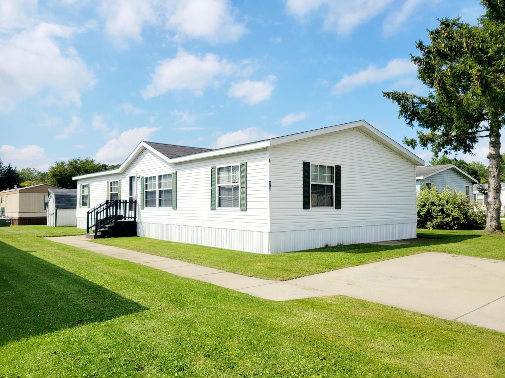 Photo 1 of 21 of 93 Woodcrest Drive mobile home