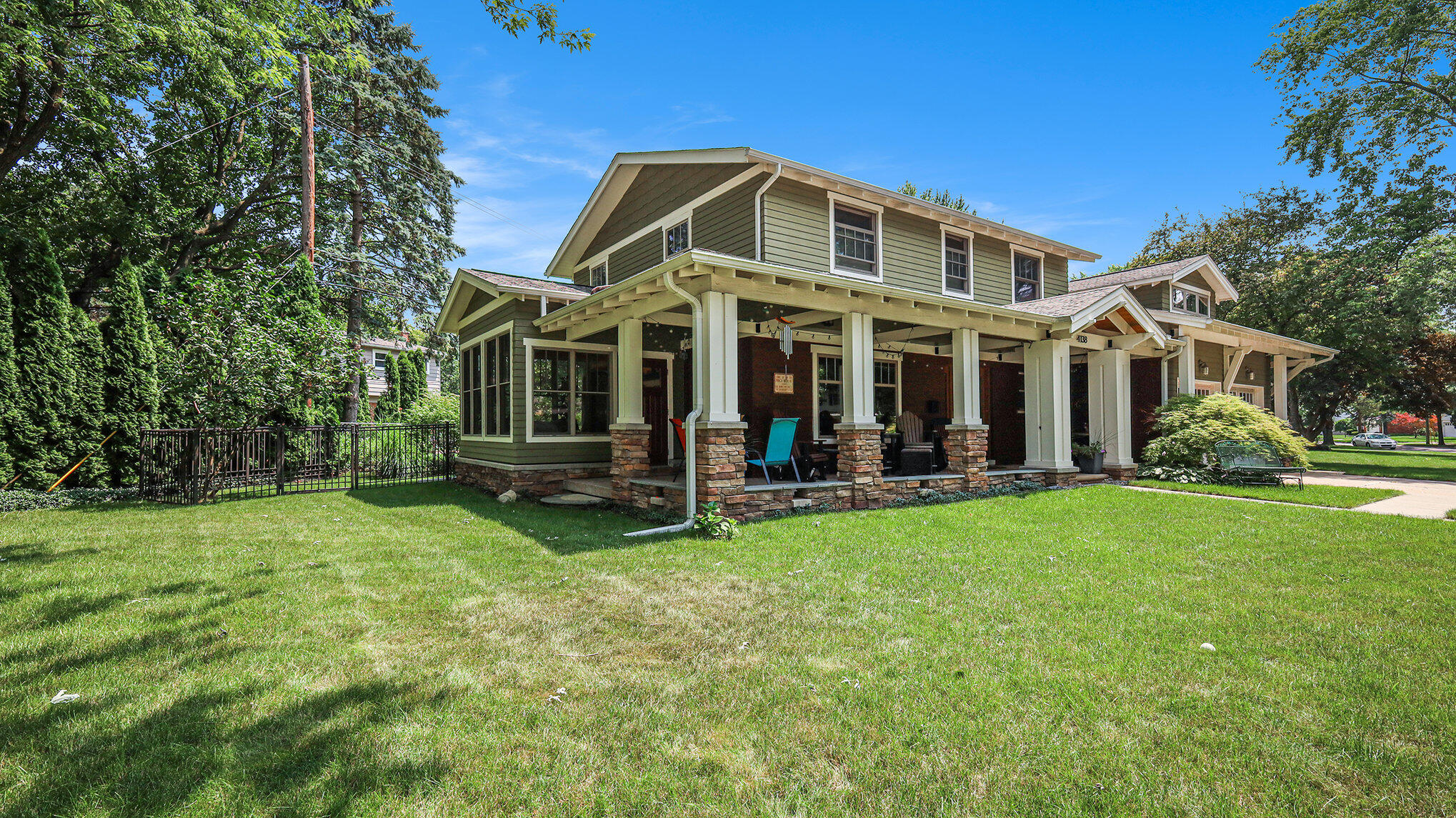 Photo 4 of 51 of 4138 Washington Crescent Drive house