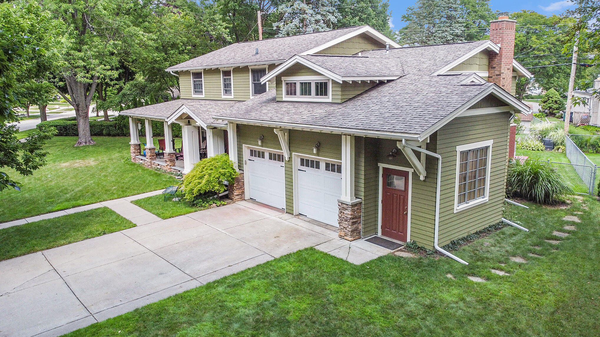 Photo 5 of 51 of 4138 Washington Crescent Drive house