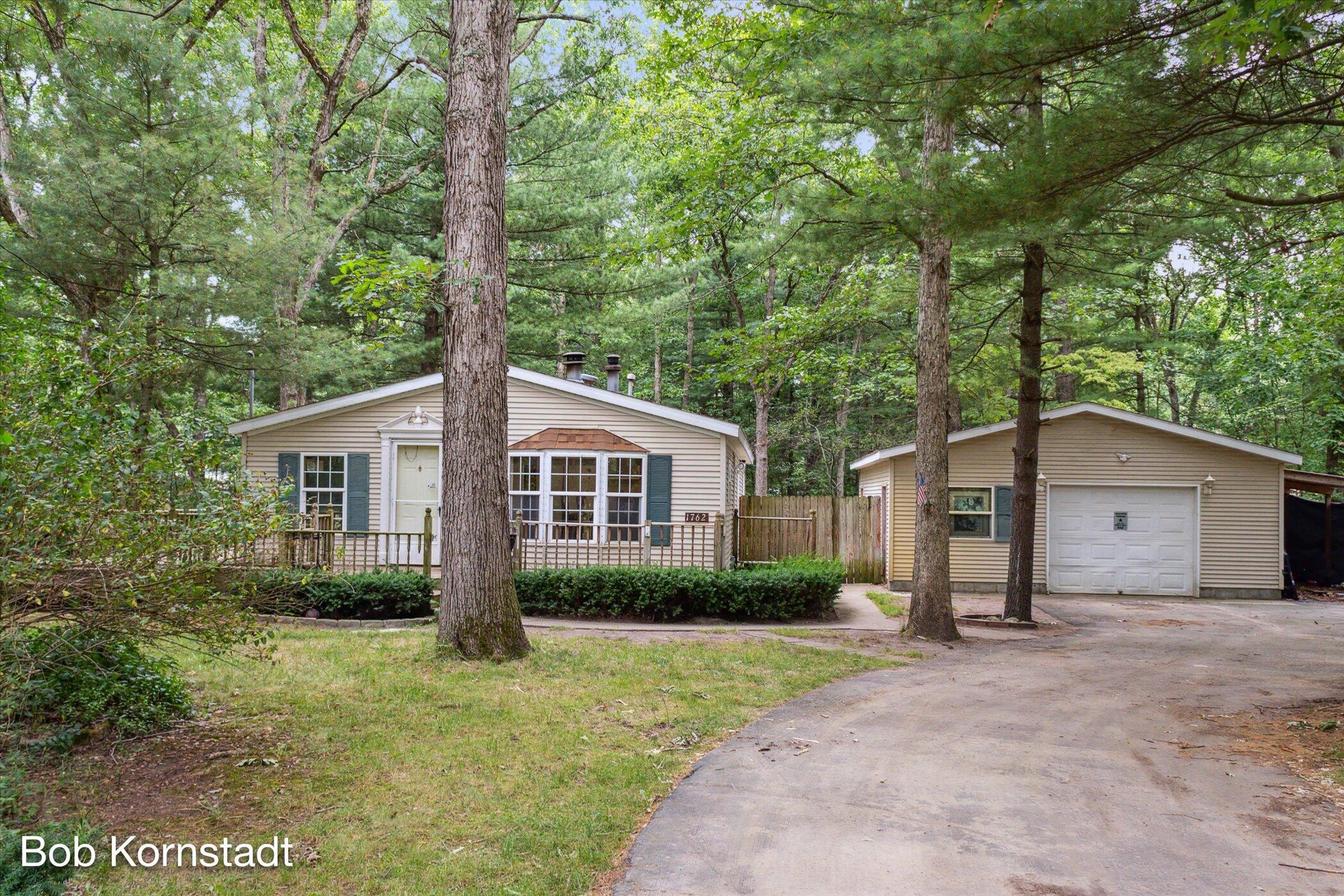 Photo 4 of 34 of 1762 Allen Road mobile home