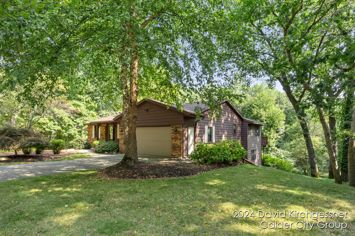 Photo 4 of 44 of 2426 Glen Valley Drive NW house