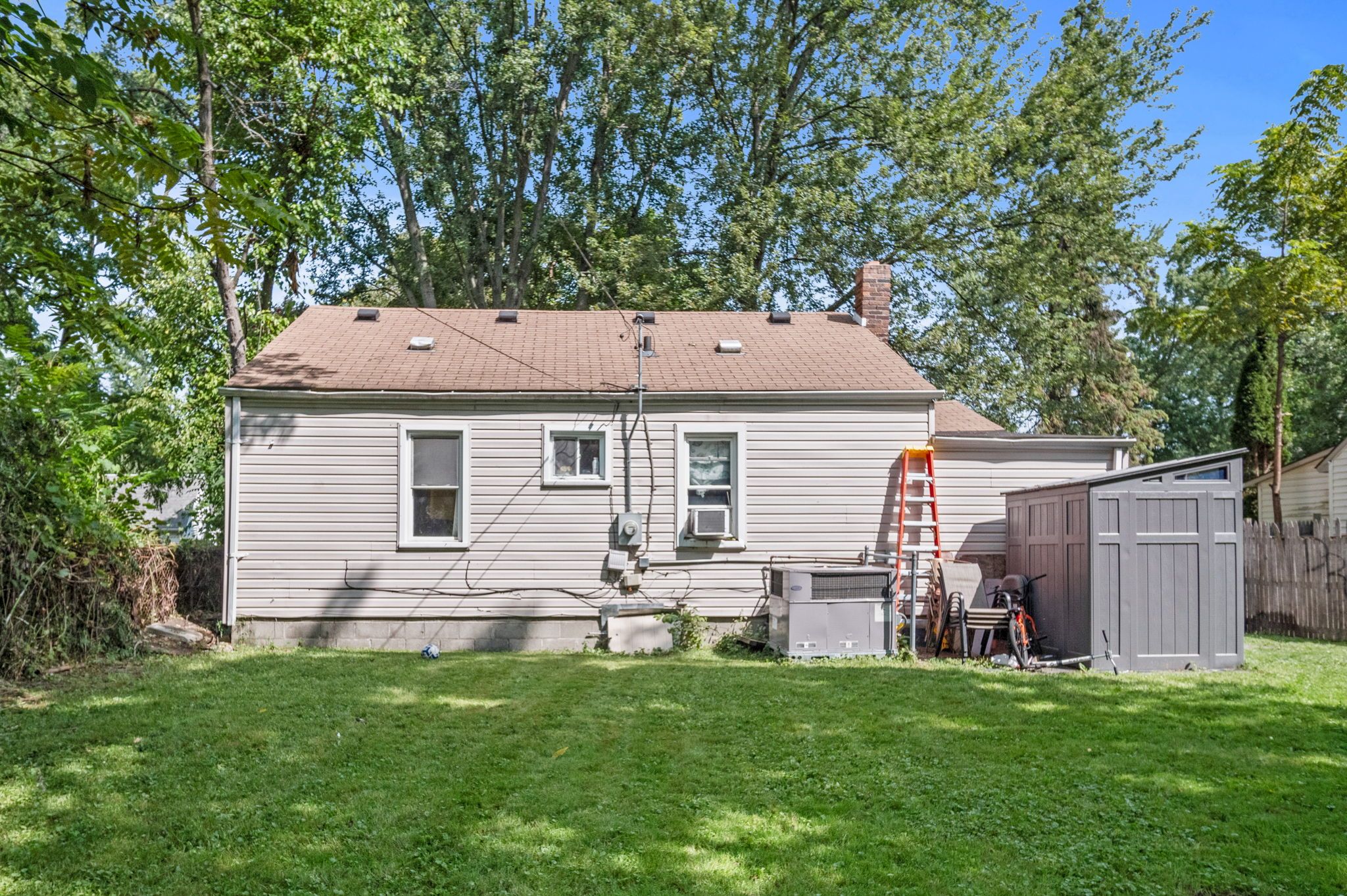 Photo 17 of 18 of 3120 WASMUND Avenue house