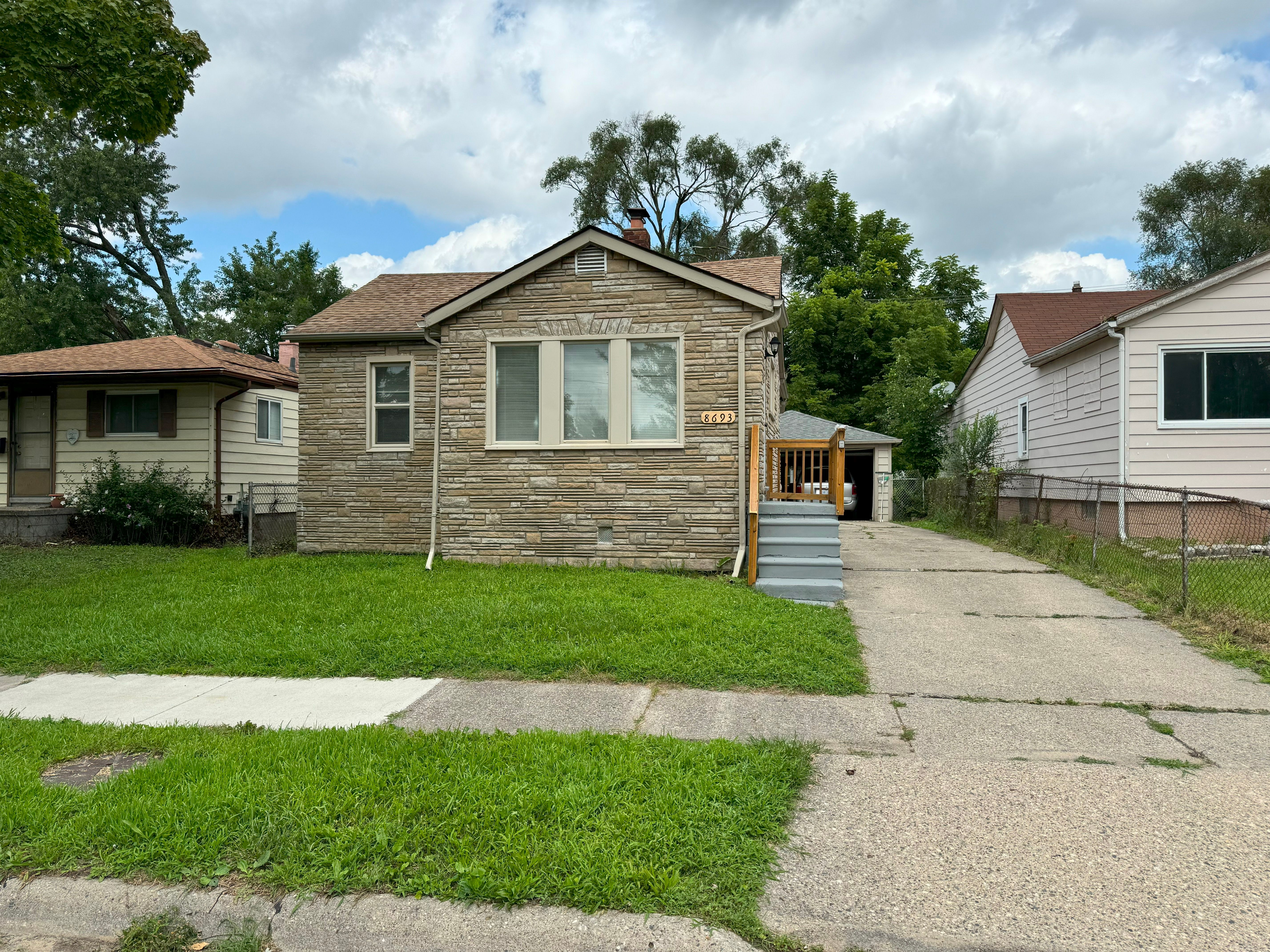 Photo 1 of 18 of 8693 PAIGE Avenue house