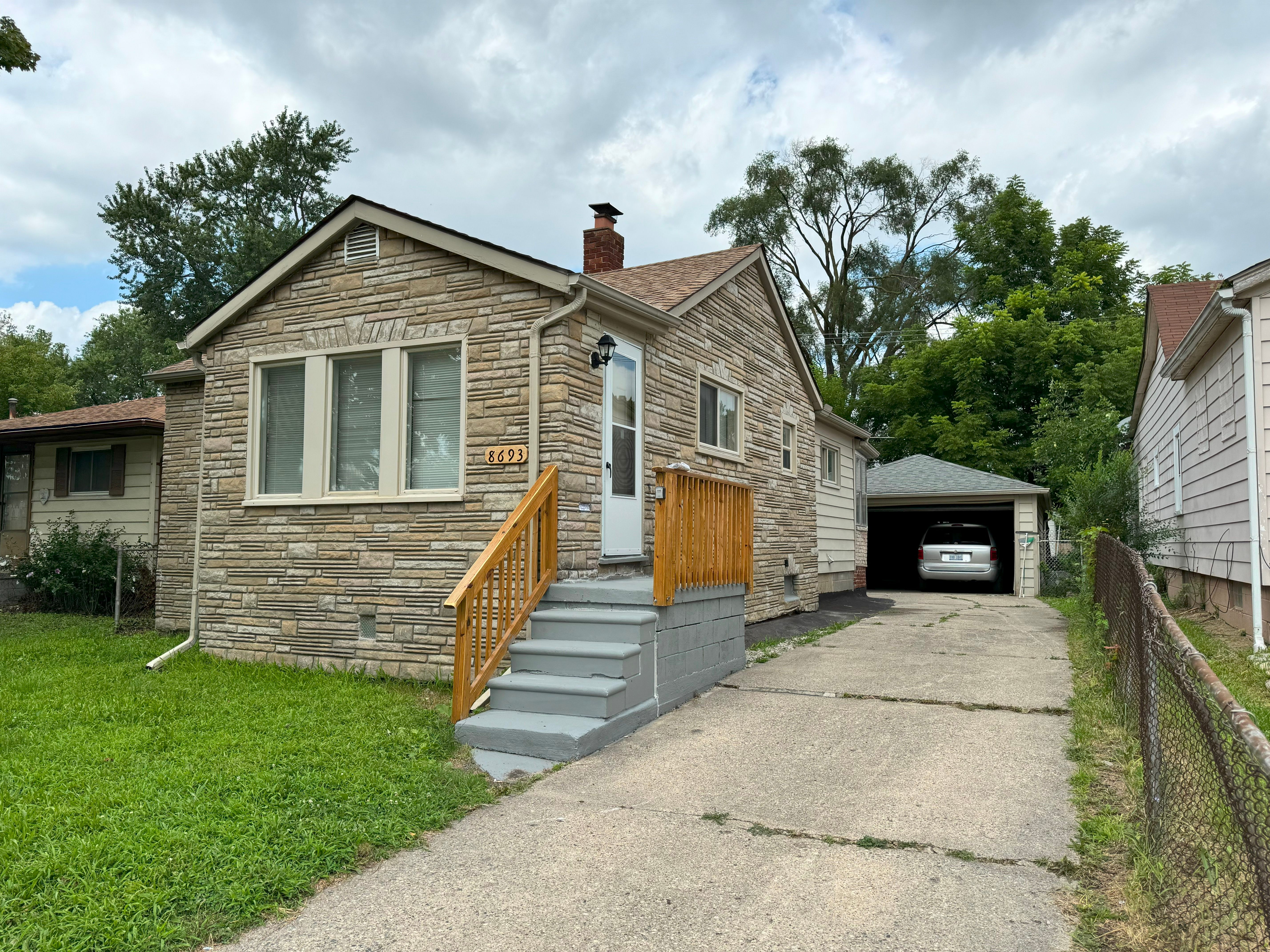 Photo 2 of 18 of 8693 PAIGE Avenue house