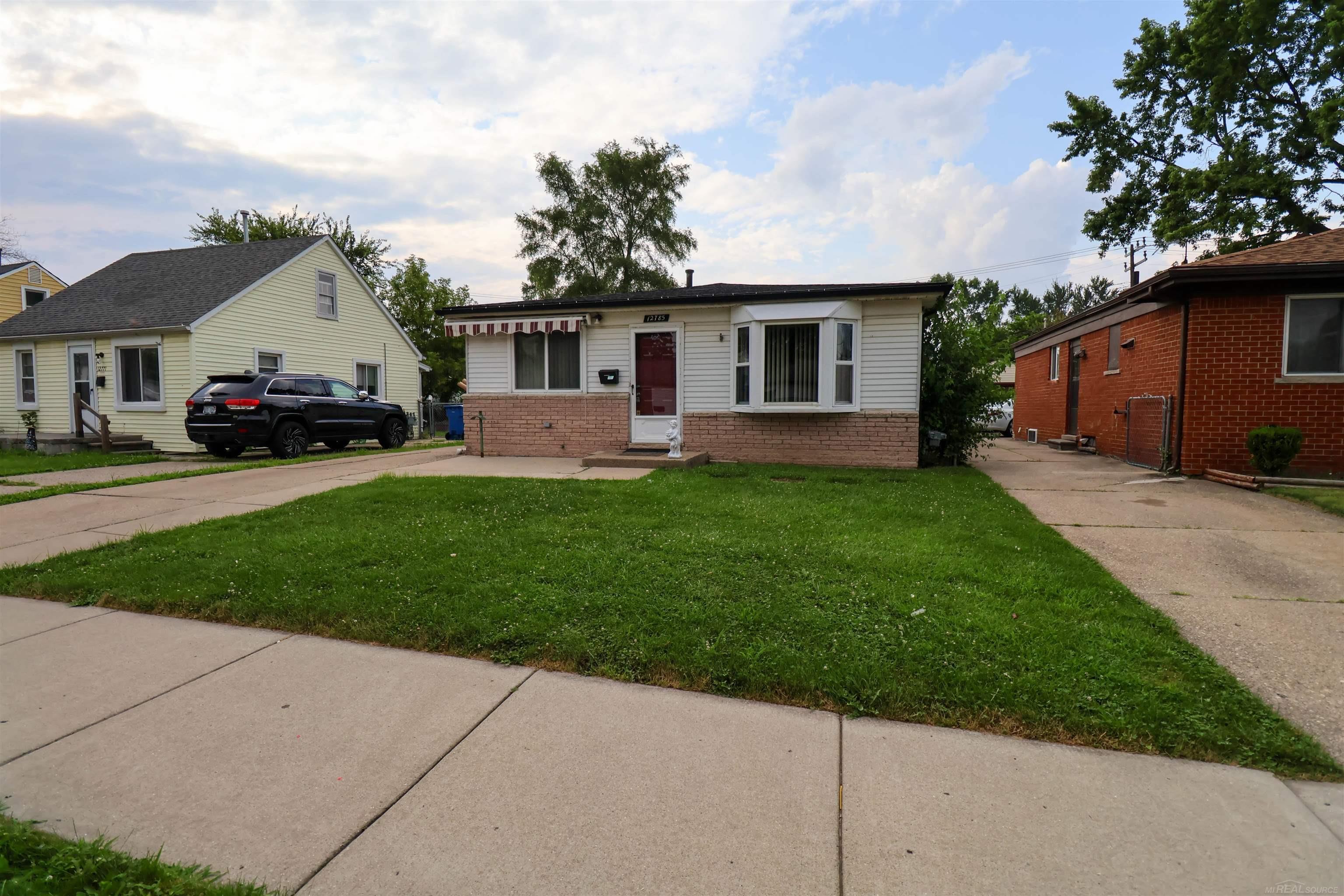 Photo 10 of 10 of 12785 Georgiana Avenue house