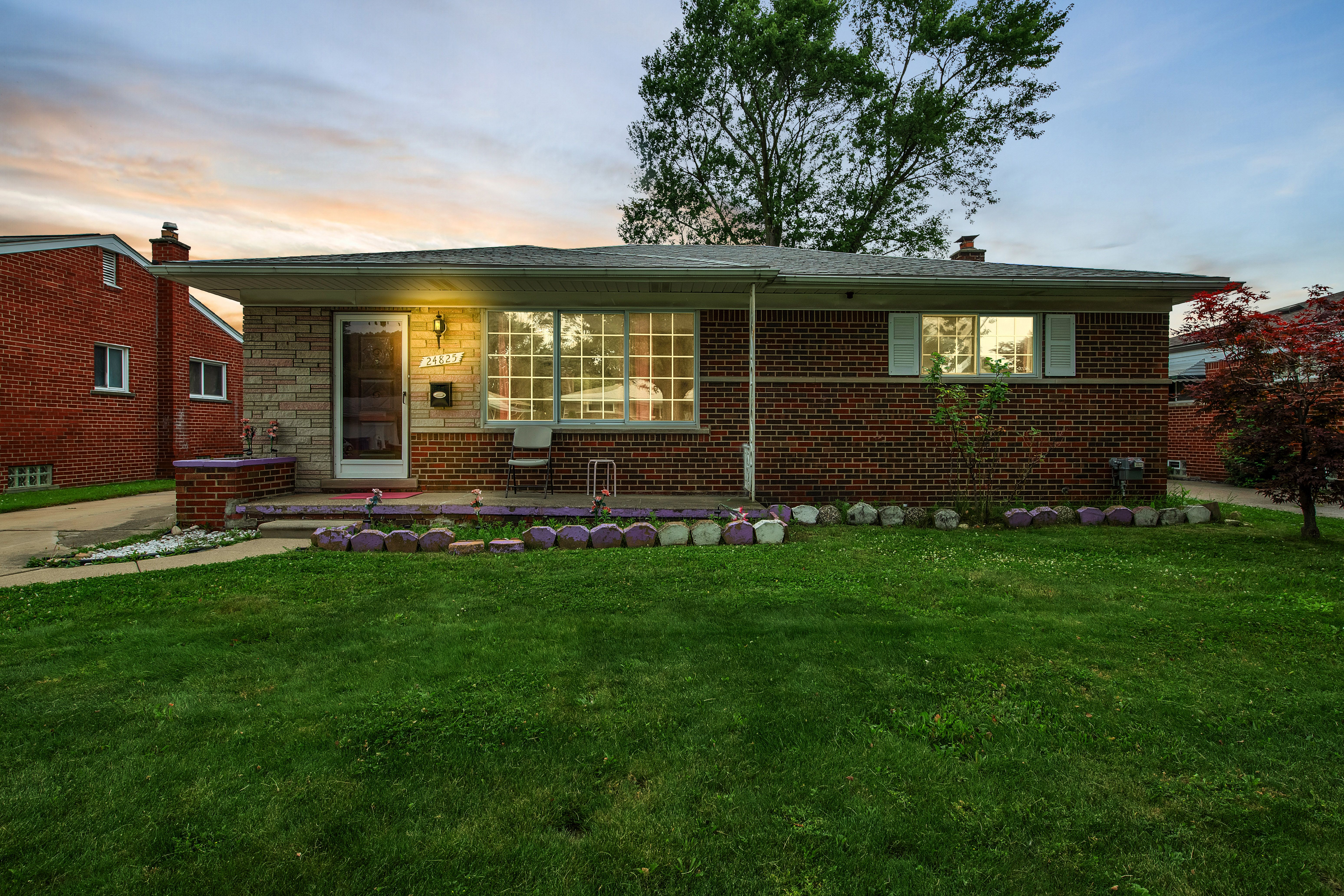 Photo 3 of 31 of 24825 MASCH Avenue house