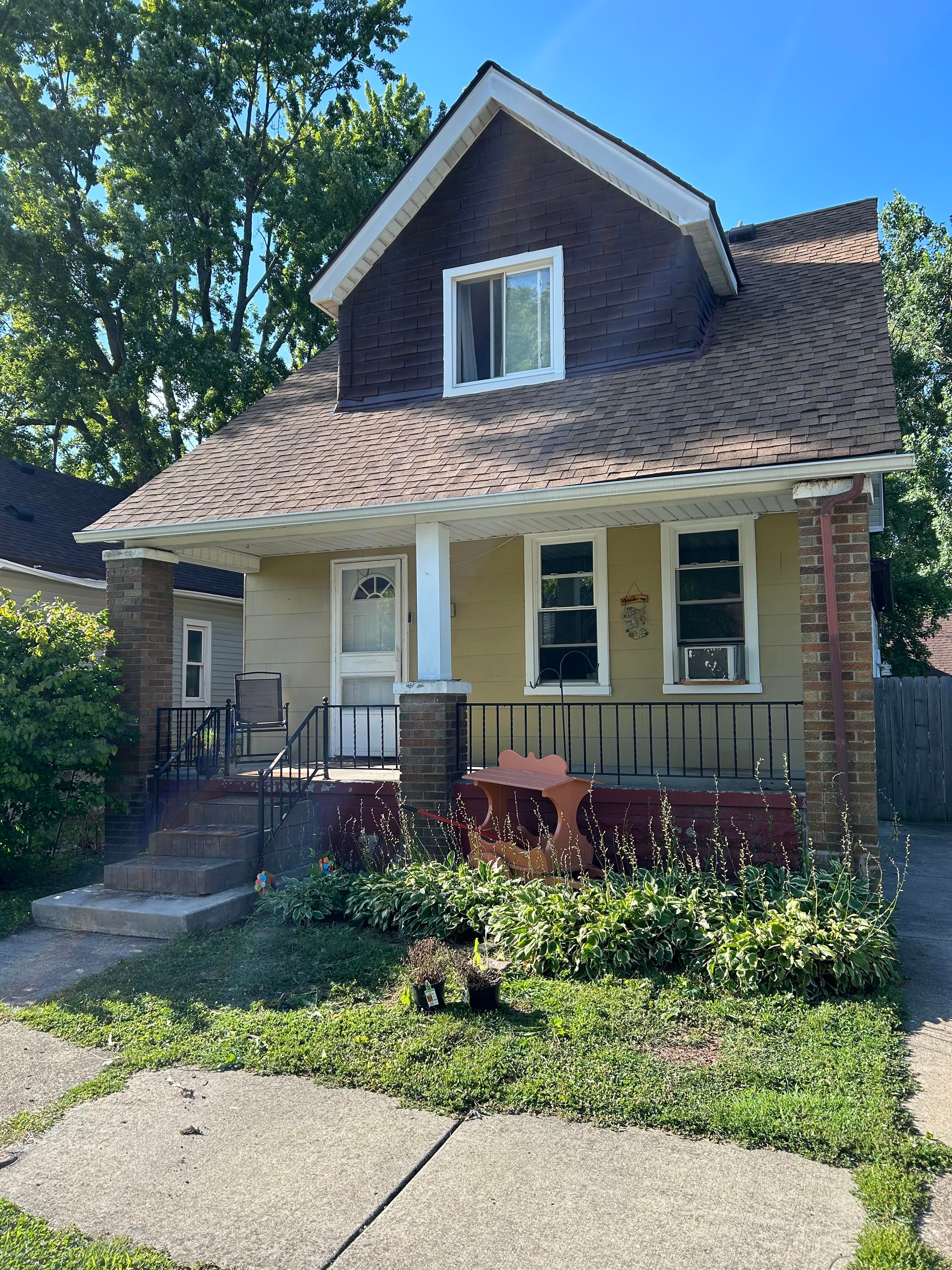 Photo 1 of 5 of 14028 COUWLIER Avenue house