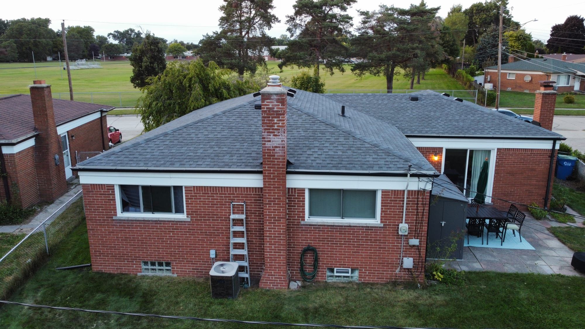 Photo 3 of 27 of 3500 CHARD Avenue house