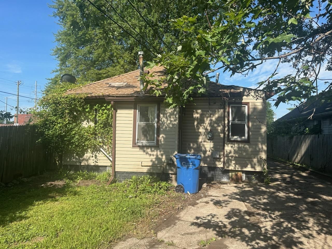 Photo 2 of 10 of 20736 EHLERT Avenue house