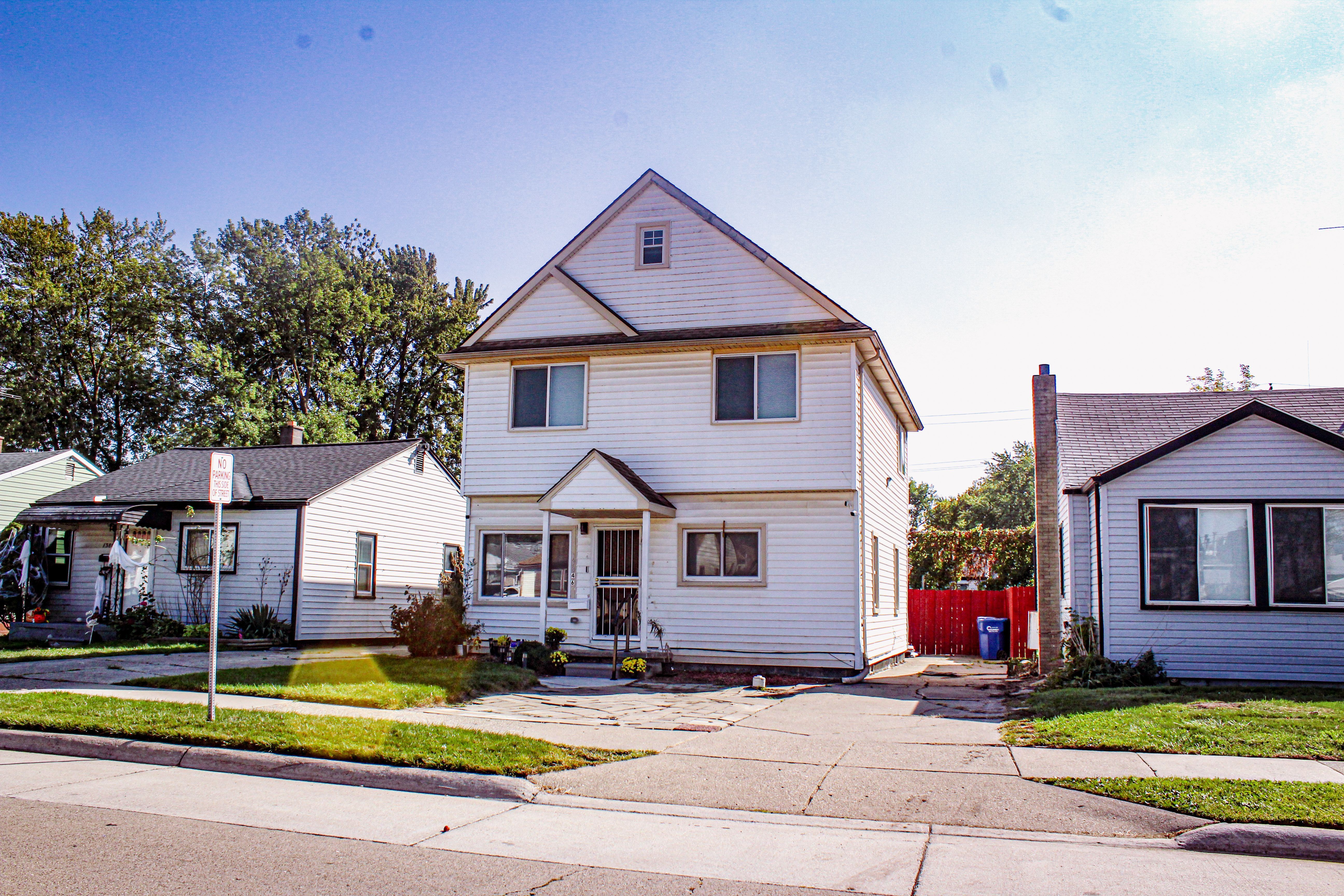 Photo 4 of 59 of 13846 HOBART Avenue house