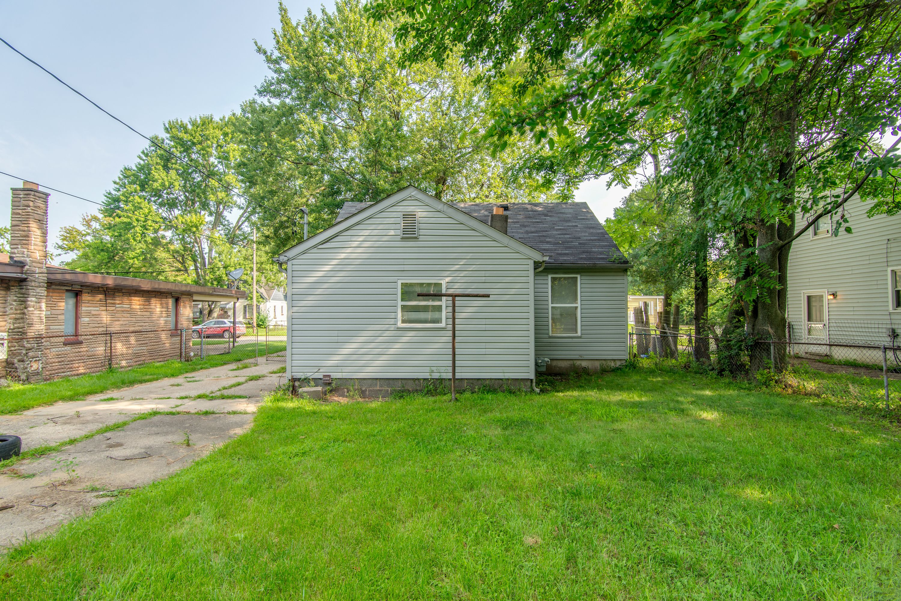 Photo 15 of 17 of 3064 ALVINA Avenue house