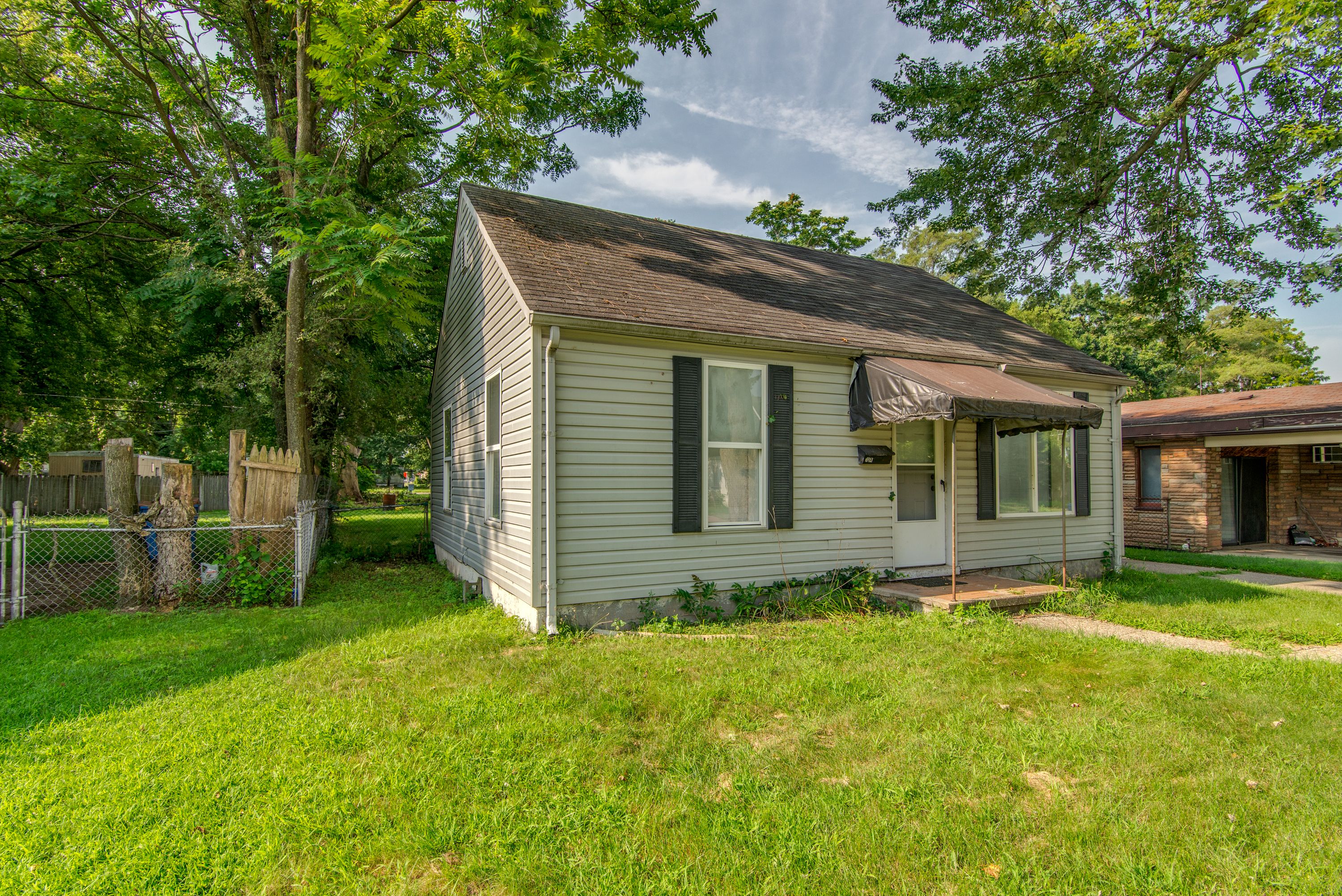 Photo 2 of 17 of 3064 ALVINA Avenue house