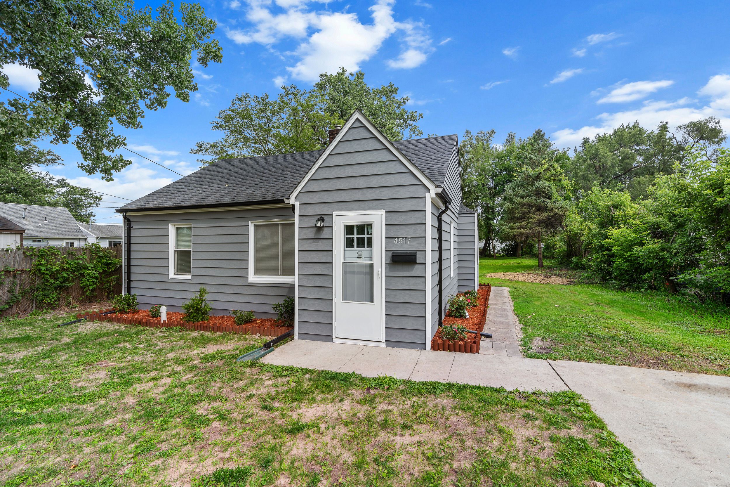 Photo 1 of 19 of 4517 BAYLISS Avenue house