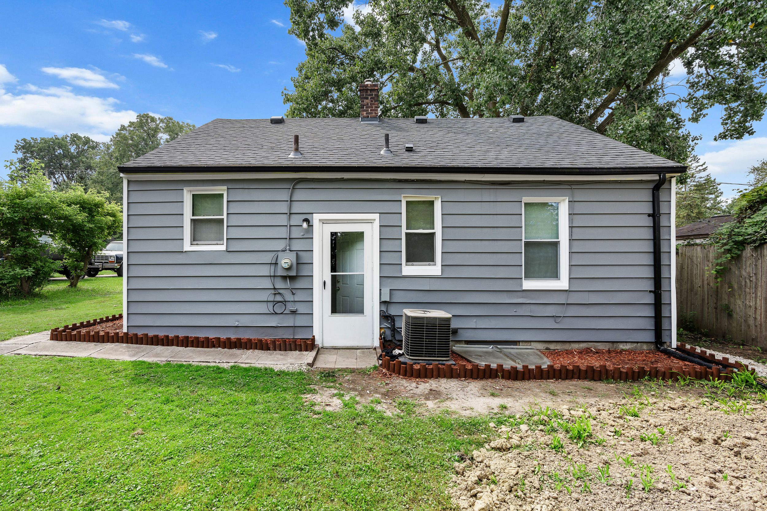 Photo 16 of 19 of 4517 BAYLISS Avenue house