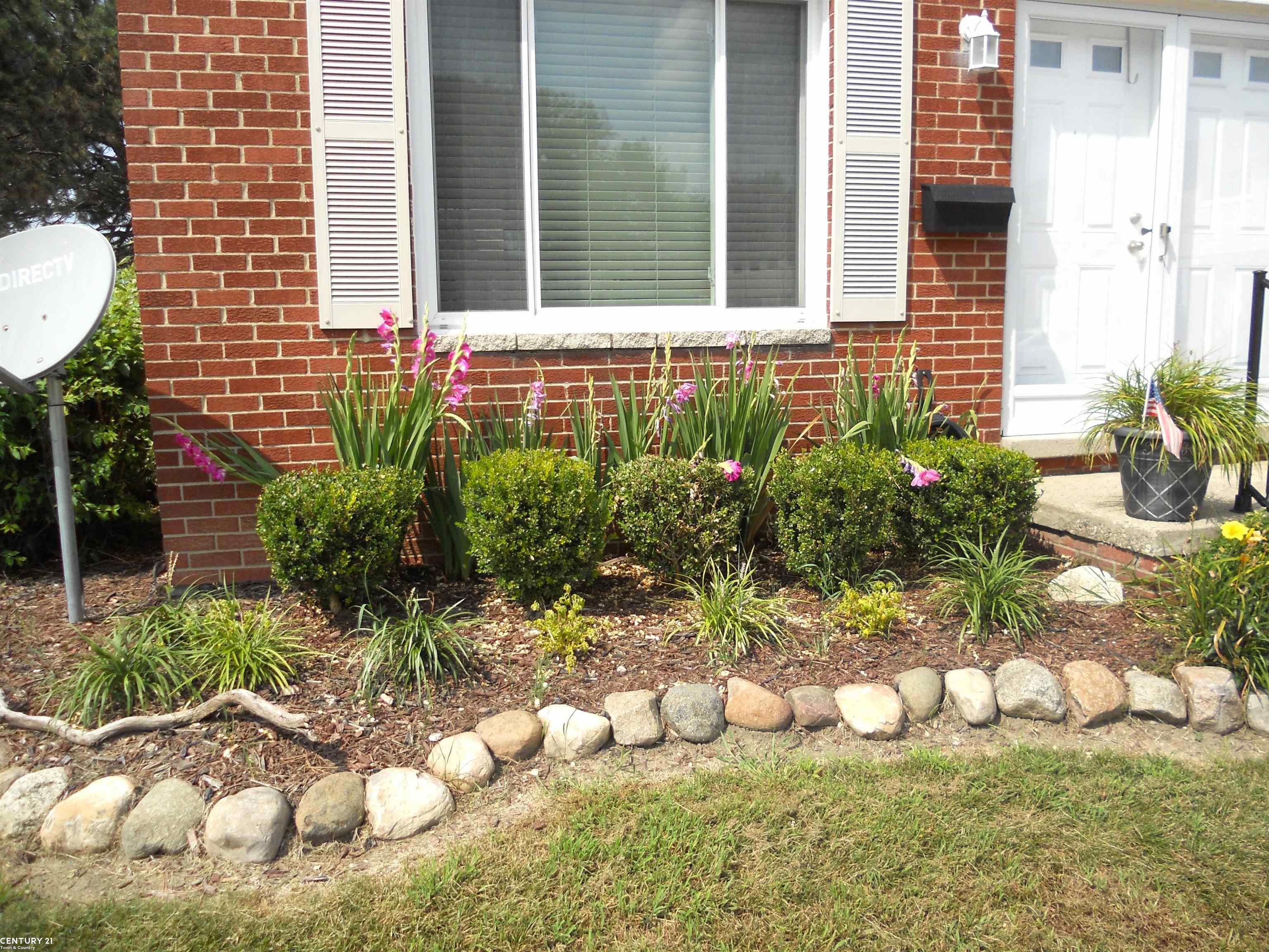 Photo 5 of 68 of 8290 FARNUM Circle townhome