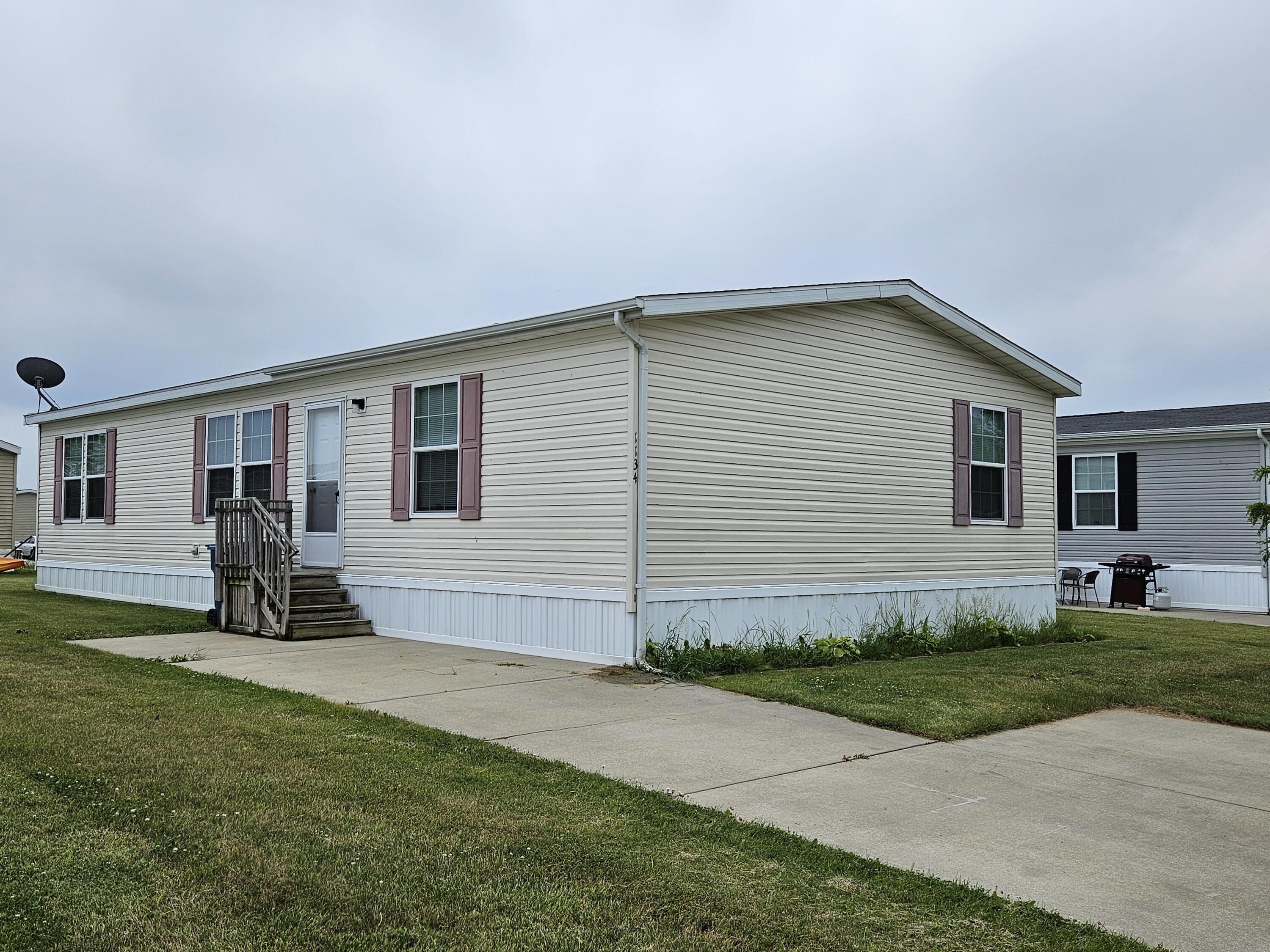 Photo 2 of 18 of 1134 Nicolson Street mobile home