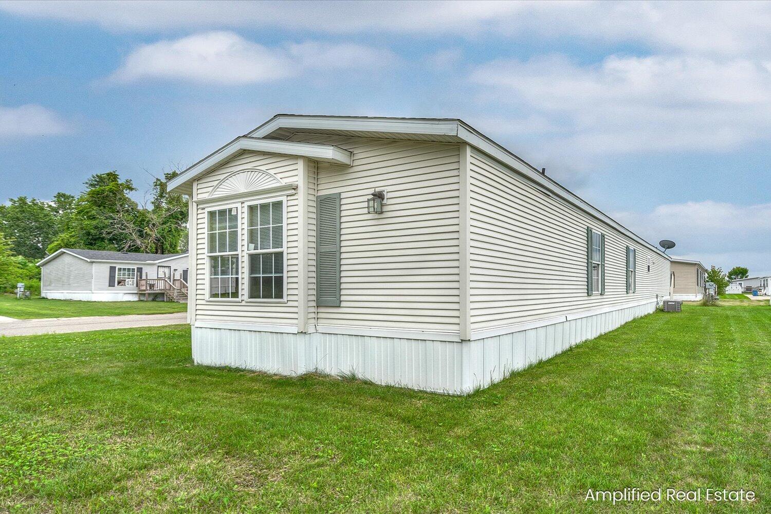 Photo 22 of 26 of 4358 Warwick Street mobile home