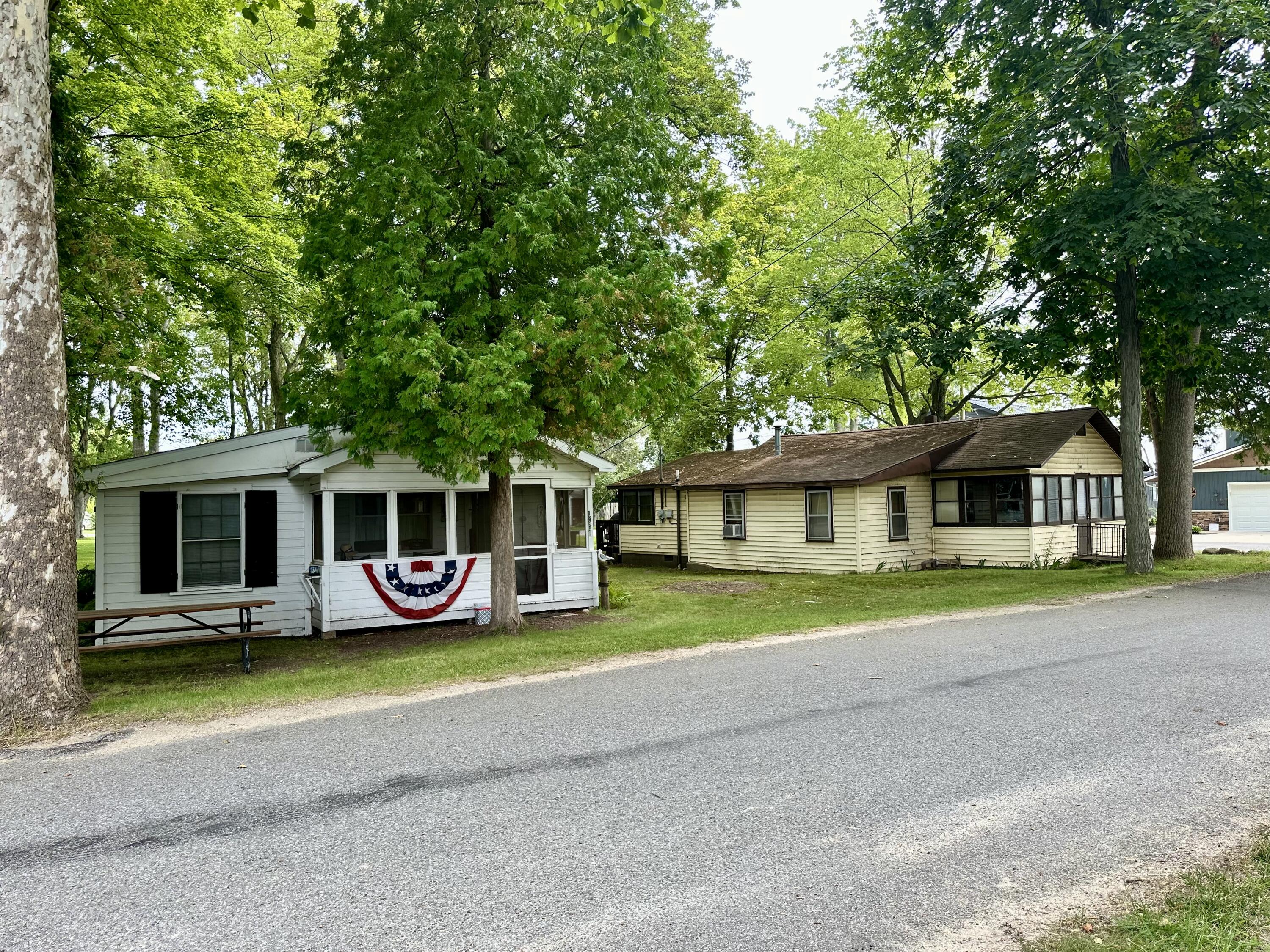 Photo 40 of 45 of 12940 Cleland Avenue house