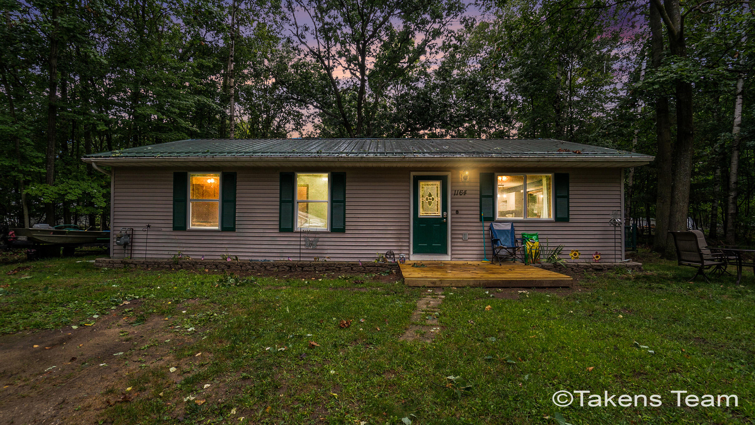 Photo 3 of 26 of 1164 Queensway Drive house