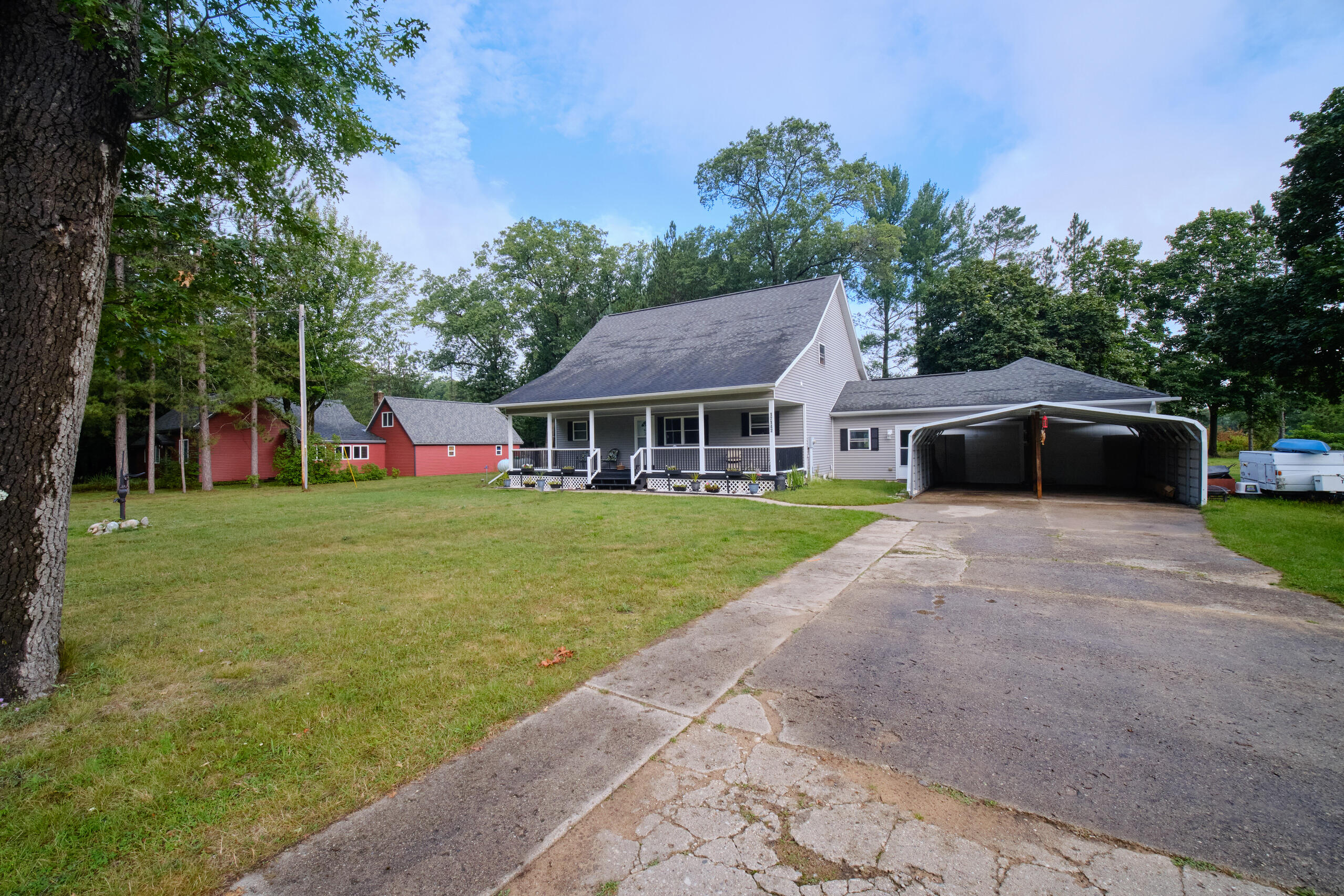 Photo 7 of 44 of 17142 8th St Street house