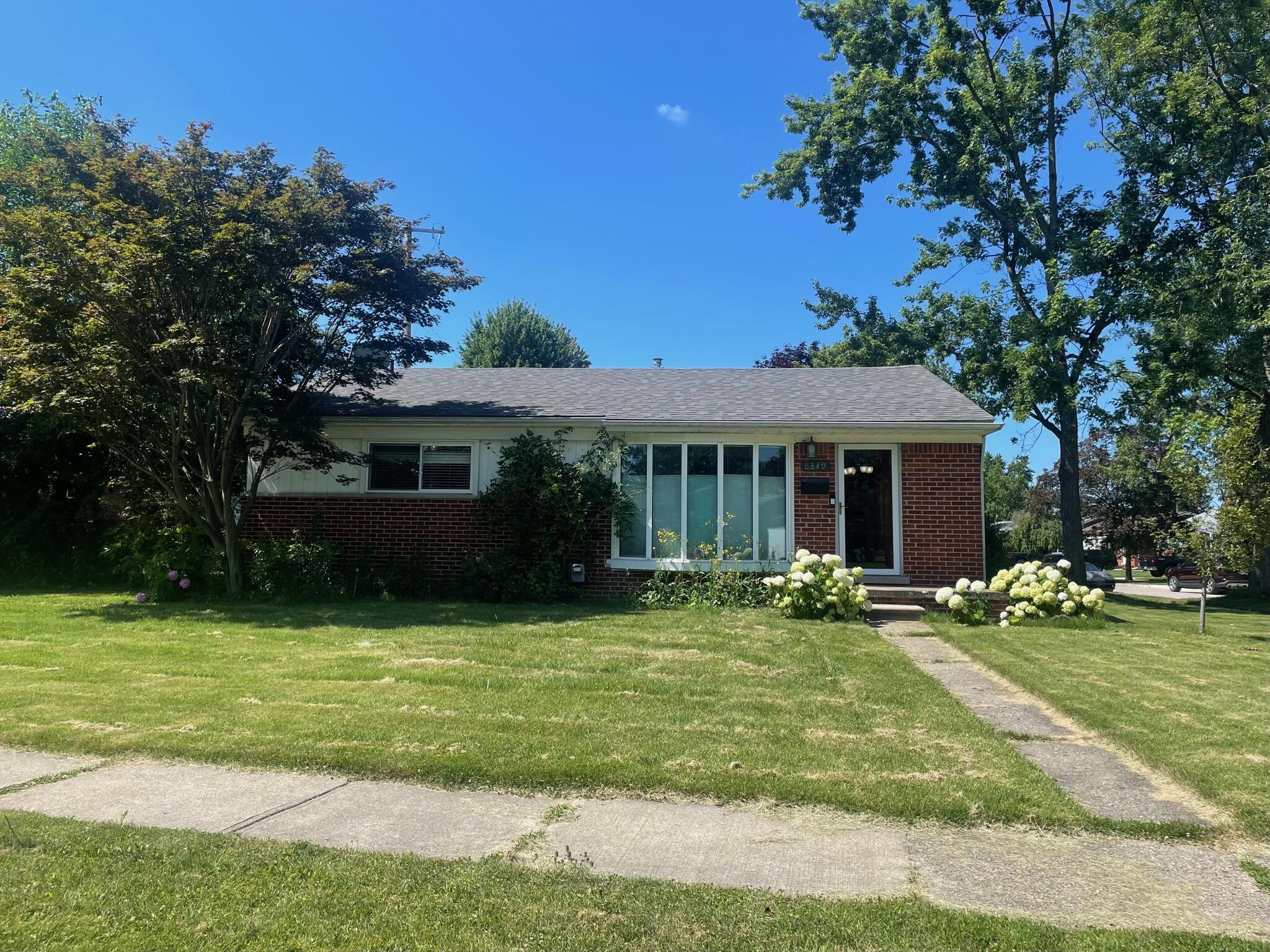 Photo 1 of 21 of 8349 Roselawn Street house