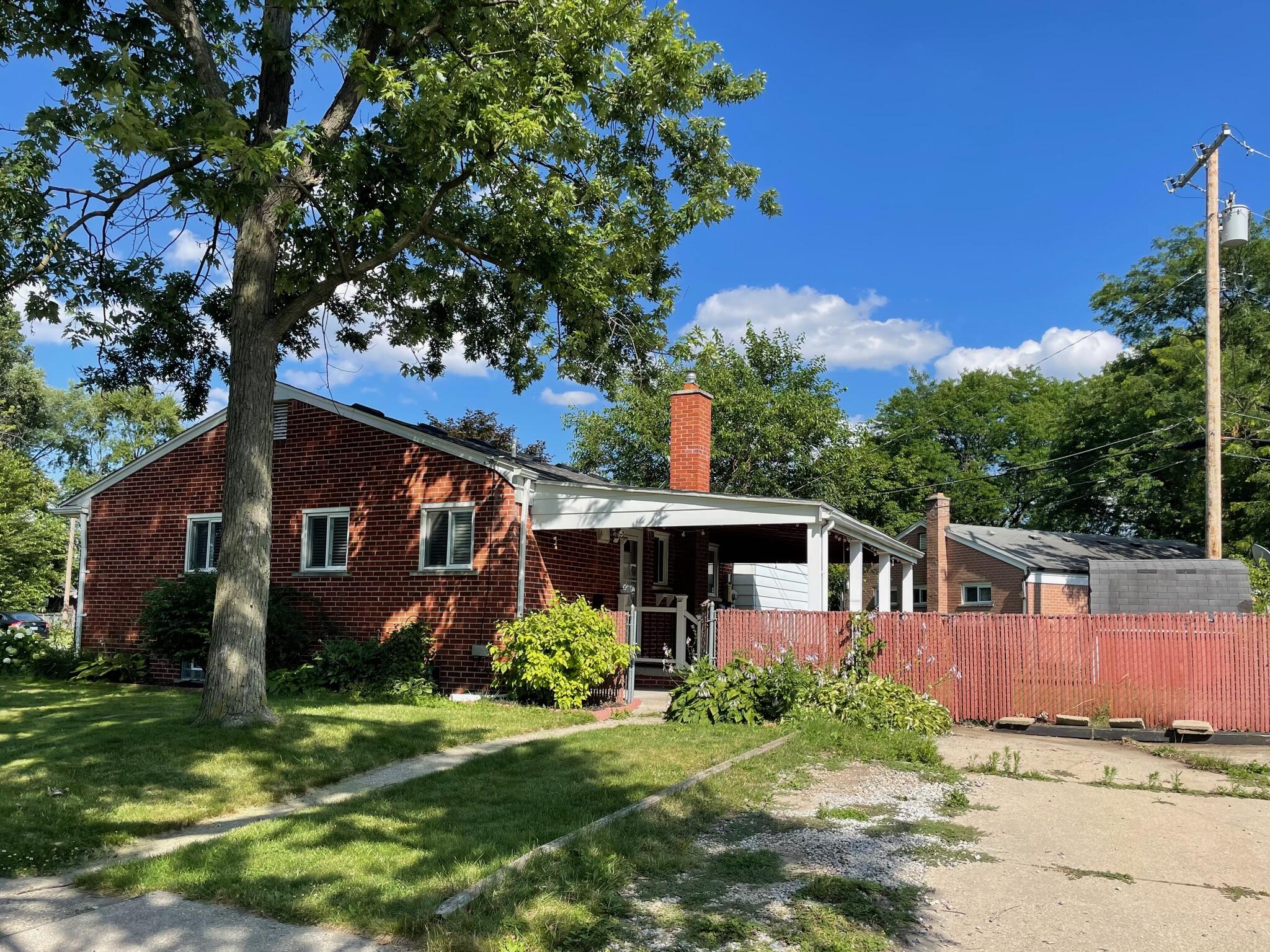 Photo 19 of 21 of 8349 Roselawn Street house