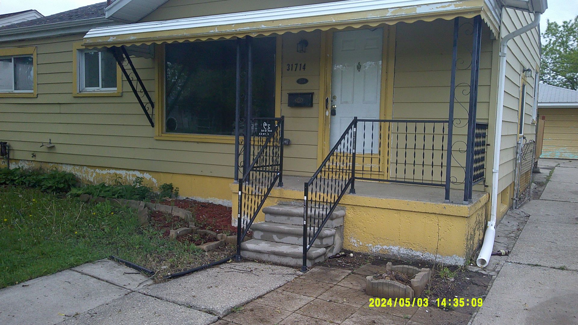 Photo 2 of 12 of 31714 S HAZELWOOD Street house