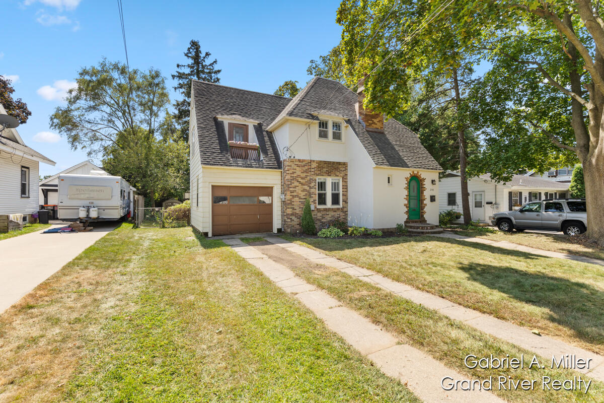 Photo 3 of 24 of 2140 Audobon Street SW house