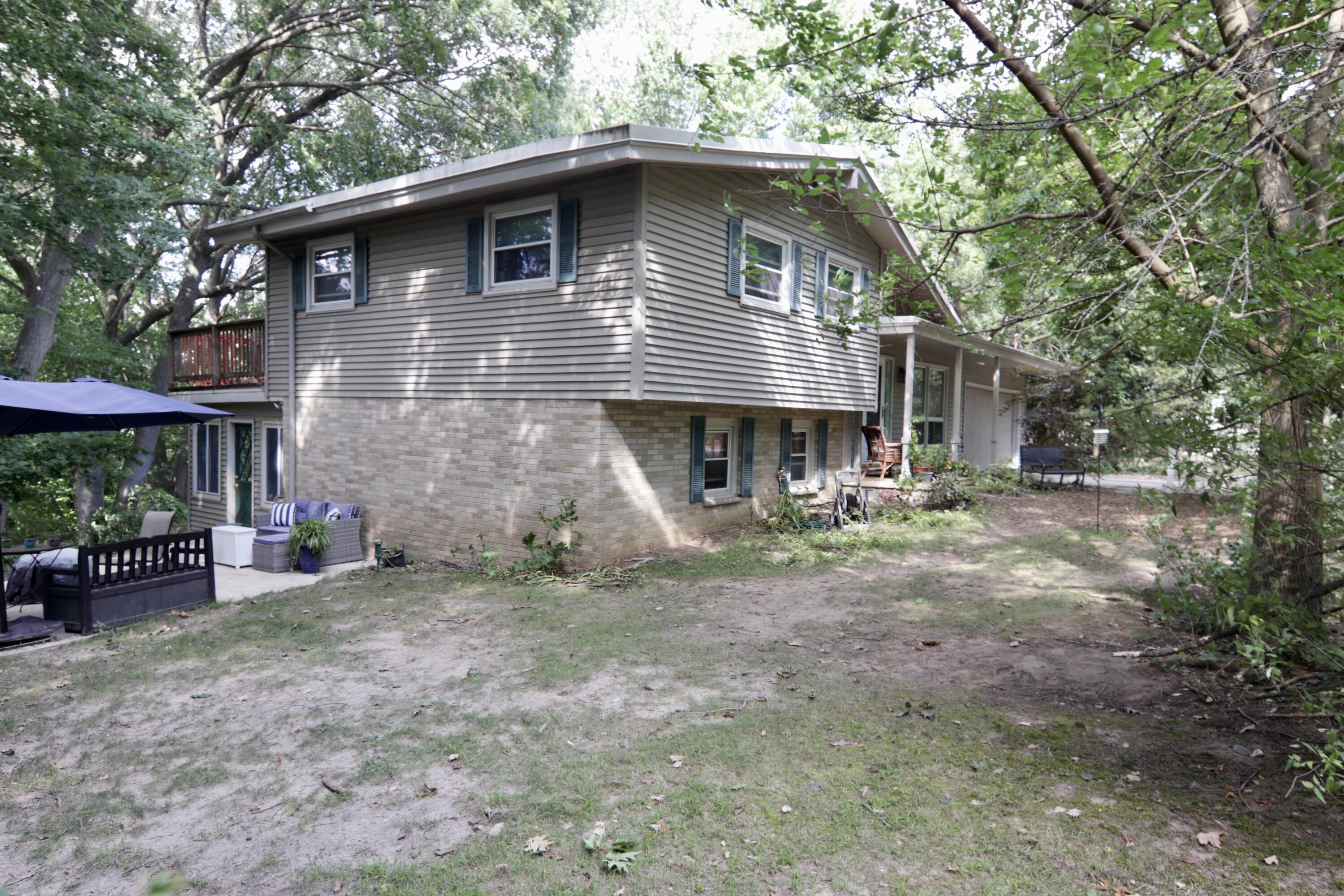 Photo 3 of 38 of 2369 Crestview Drive SW house