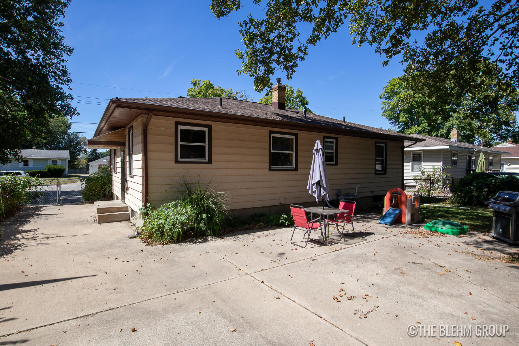 Photo 20 of 26 of 3504 Wyoming Avenue SW house