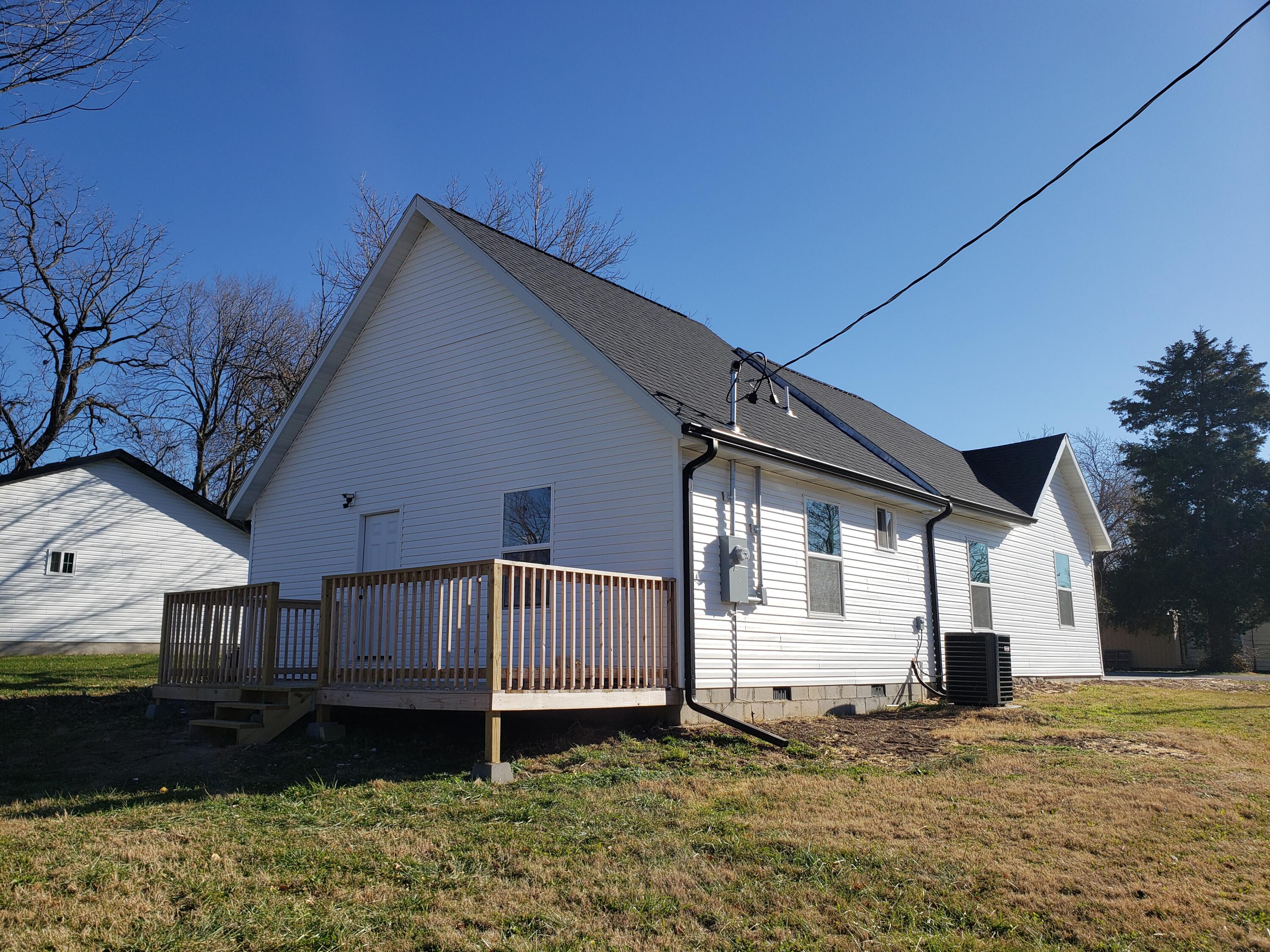 Photo 19 of 24 of 103 East Anderson Street house