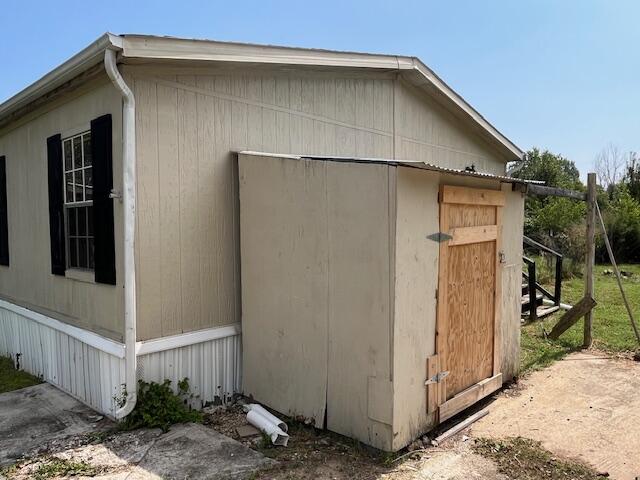 Photo 16 of 18 of 204 Pin Oak Lane mobile home