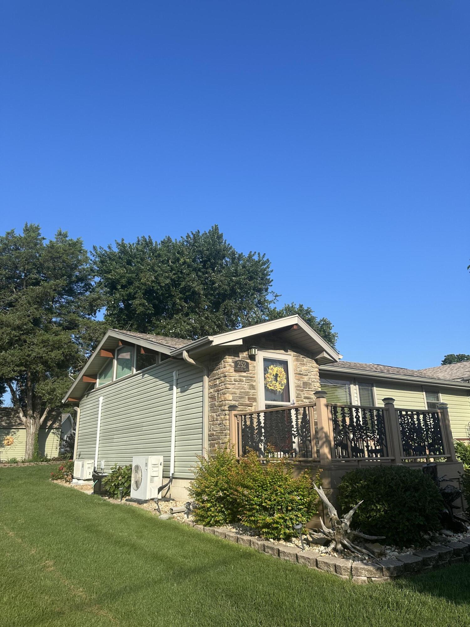 Photo 53 of 72 of 252 South Lakeshore Drive house