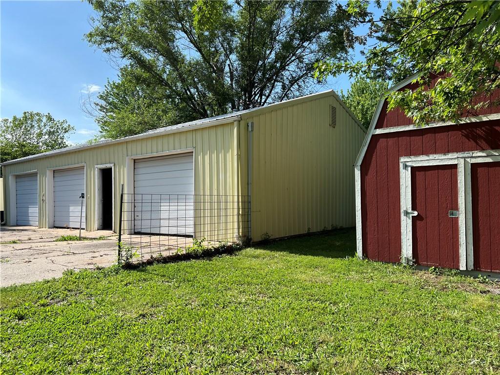 Photo 67 of 78 of 29608 E 65th Street house