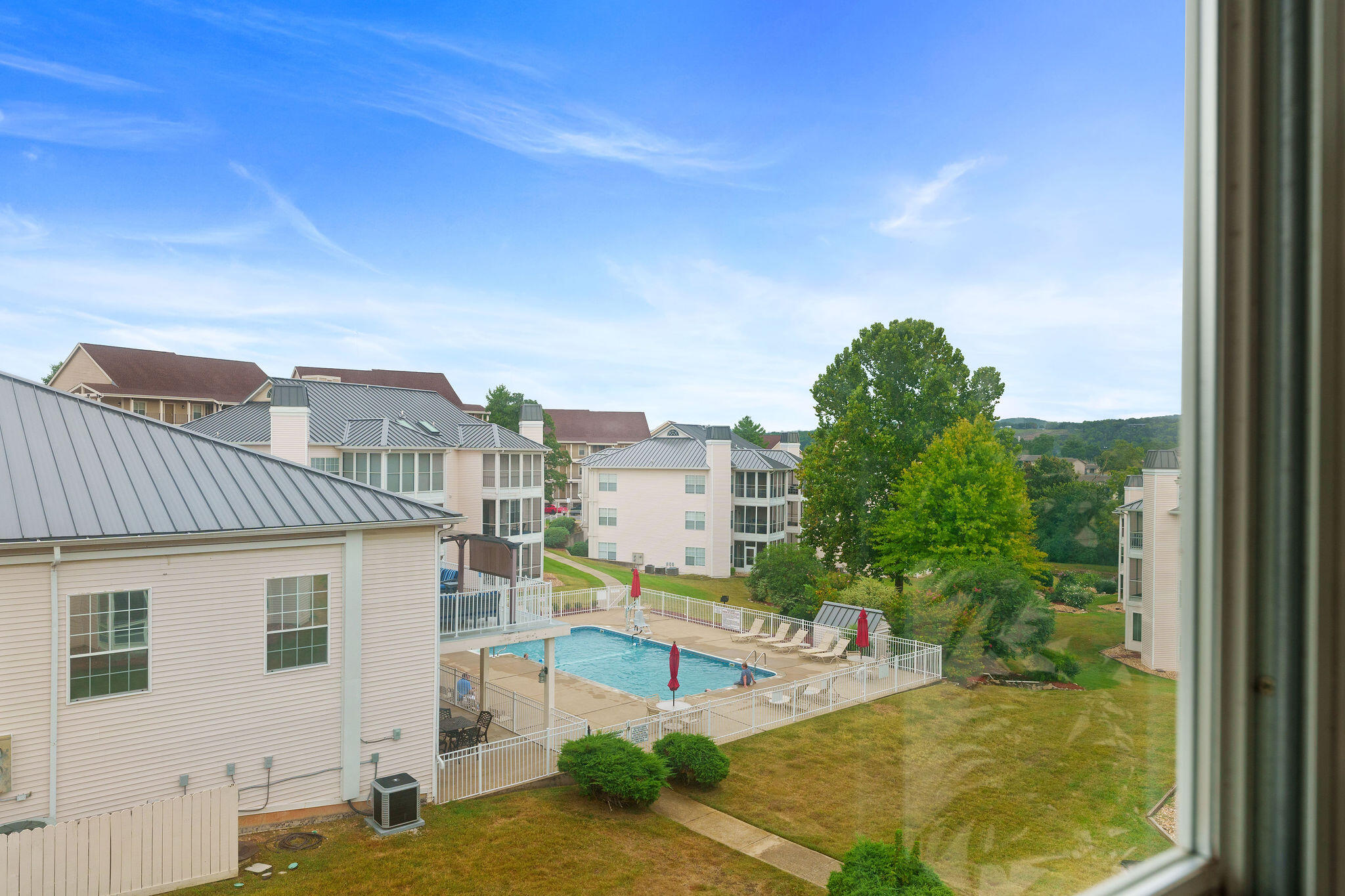 Photo 3 of 39 of 155 Meadow Brook Lane 5 condo