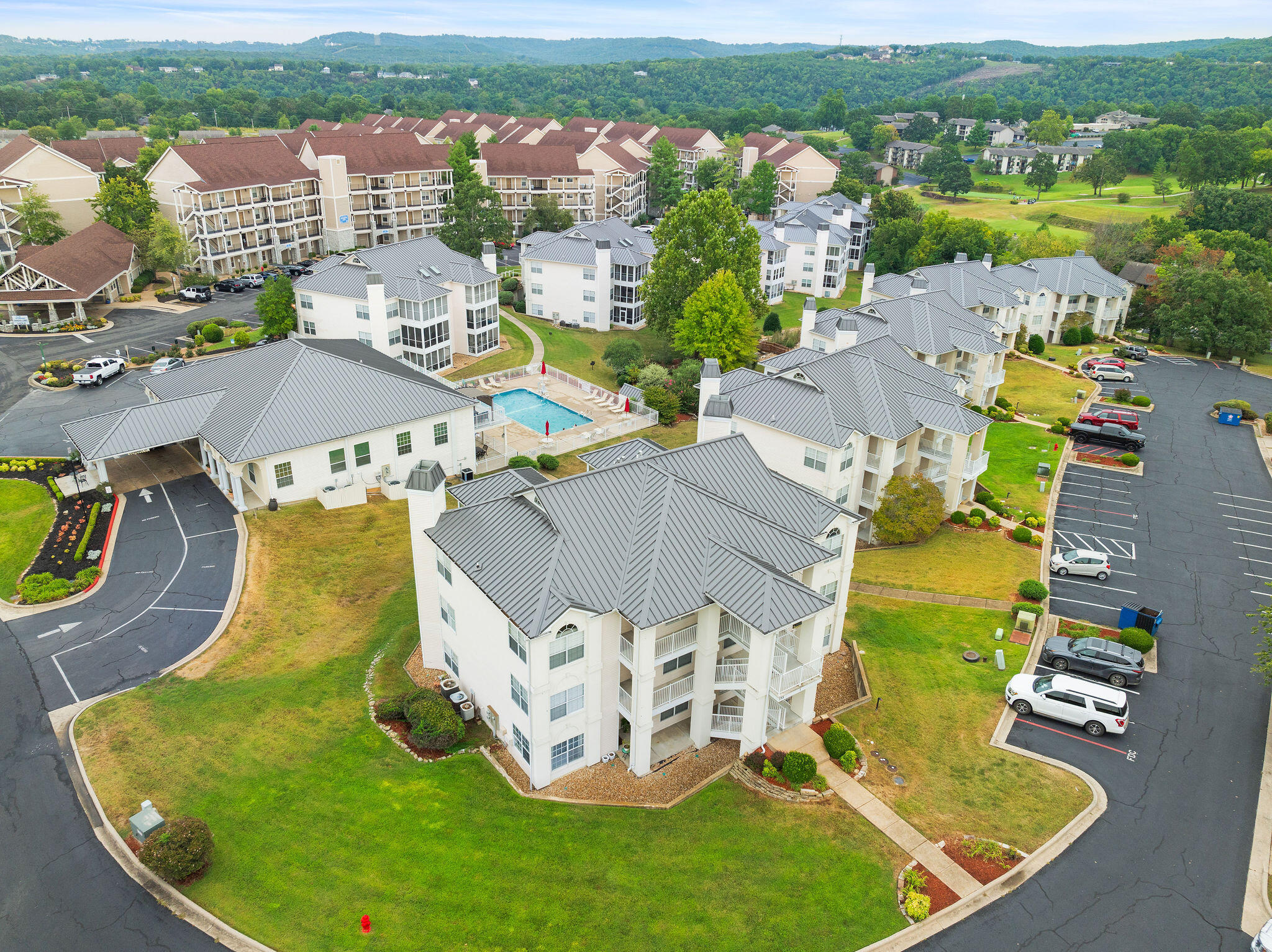 Photo 4 of 39 of 155 Meadow Brook Lane 5 condo