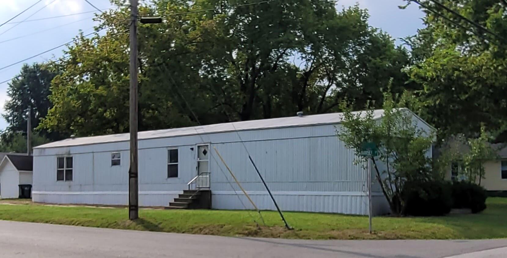 Photo 1 of 3 of 320 West Ramsey Street mobile home