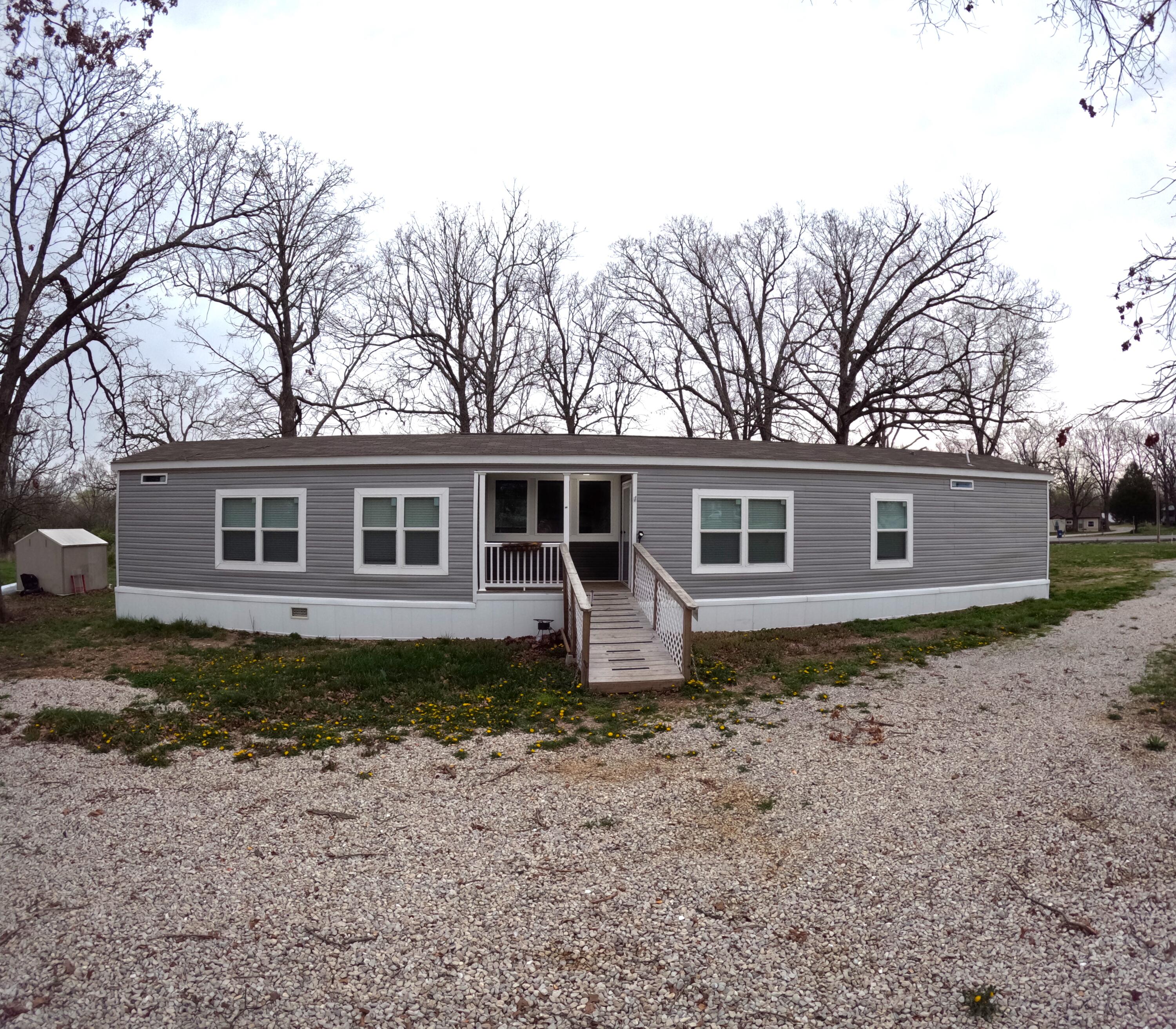 Photo 1 of 21 of 2041 Us Highway 65 mobile home