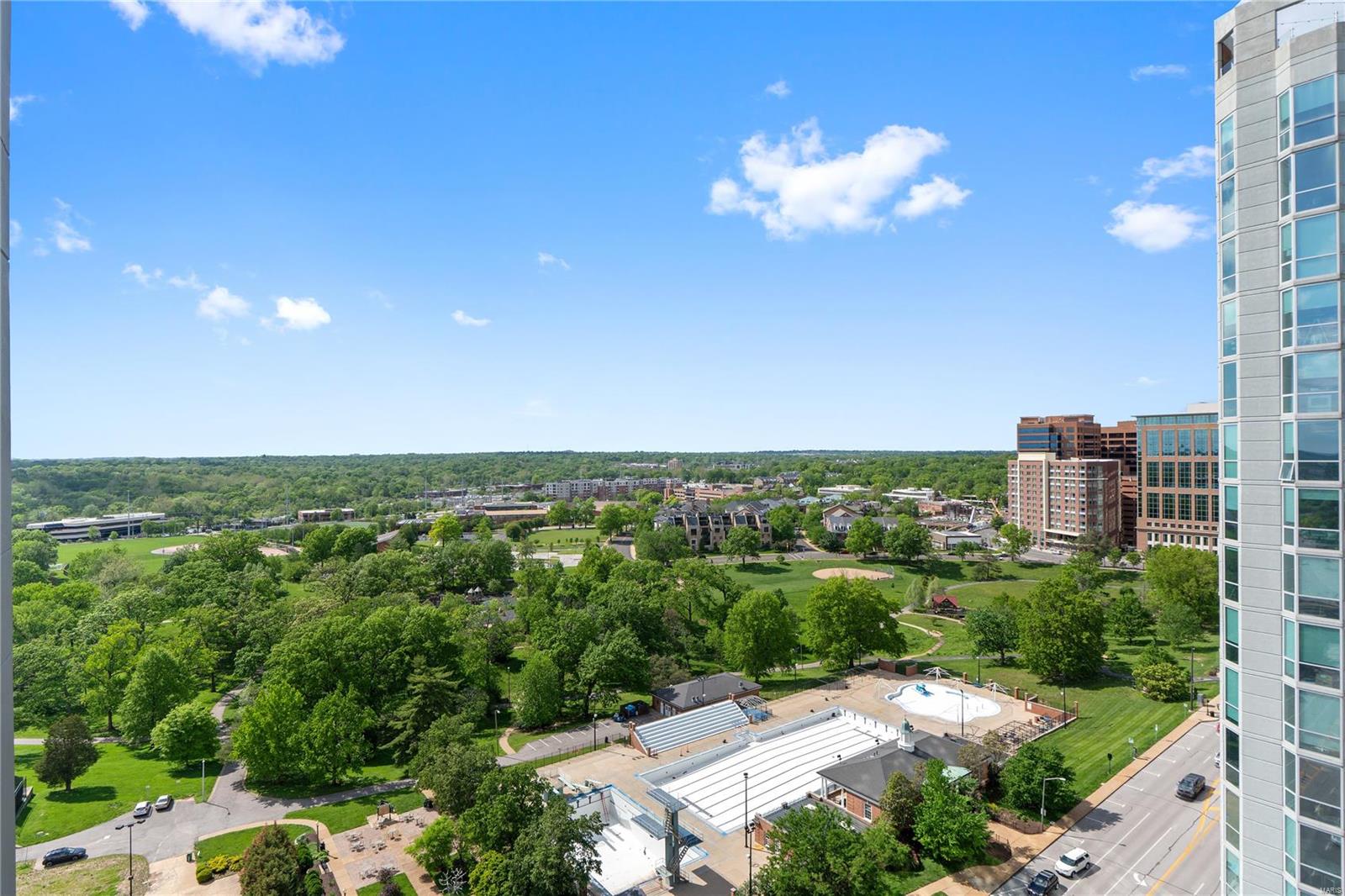 Photo 7 of 29 of 200 S Brentwood Boulevard 19D condo