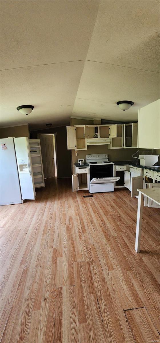 Photo 3 of 10 of 308 Brookstone mobile home