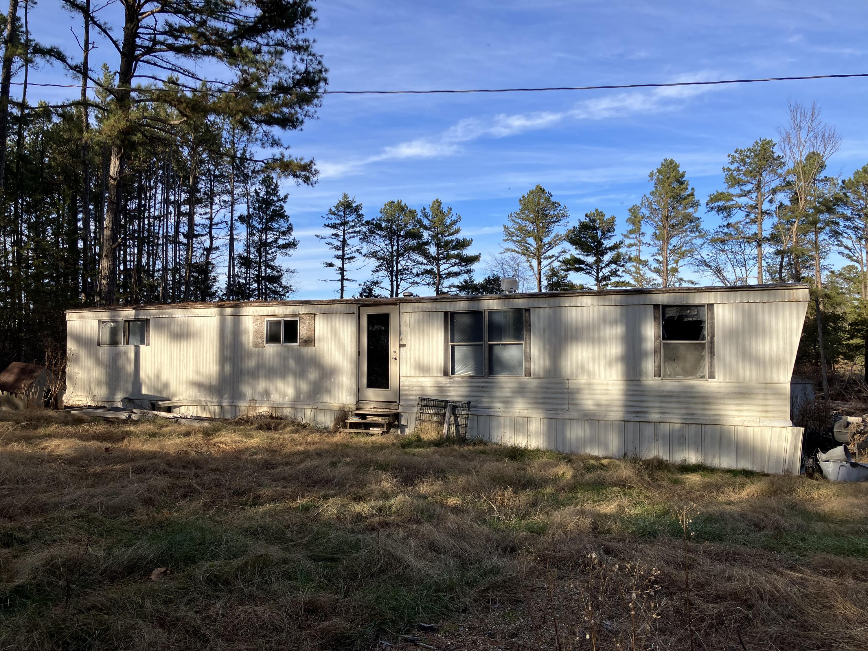 Photo 5 of 40 of 9023 Strawberry Road mobile home
