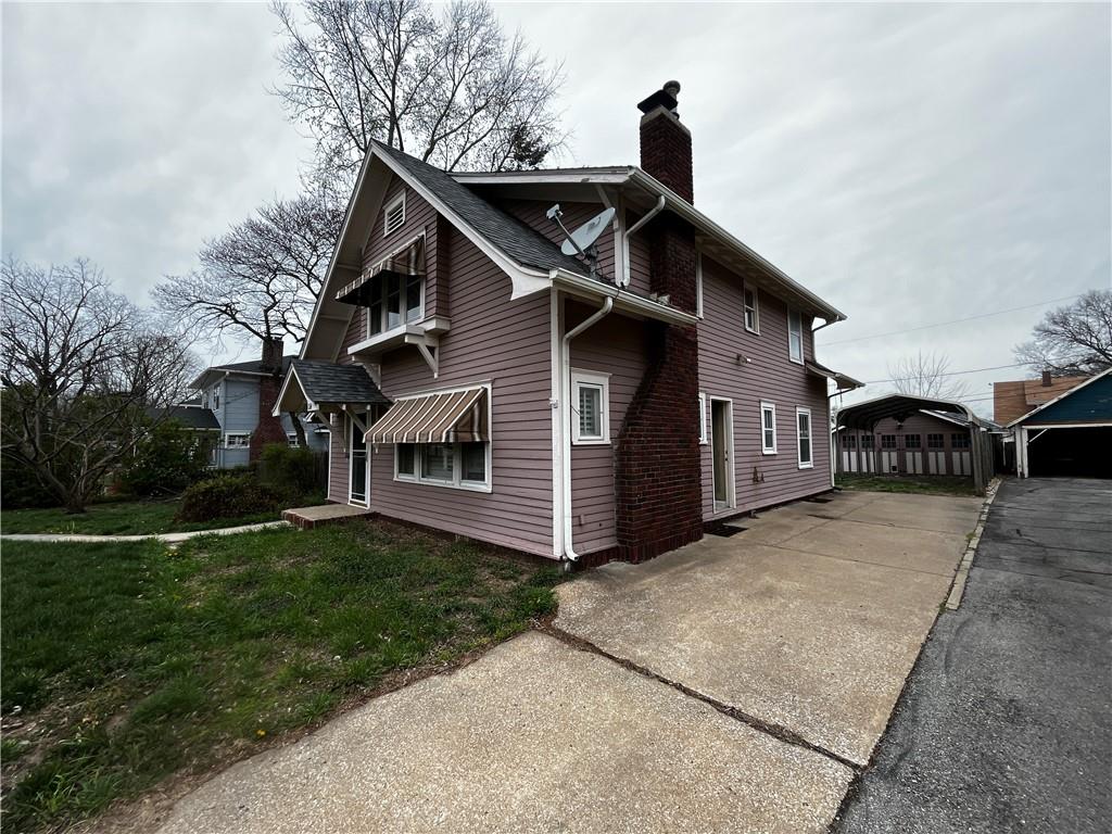 Photo 4 of 33 of 114 E Linden Avenue house