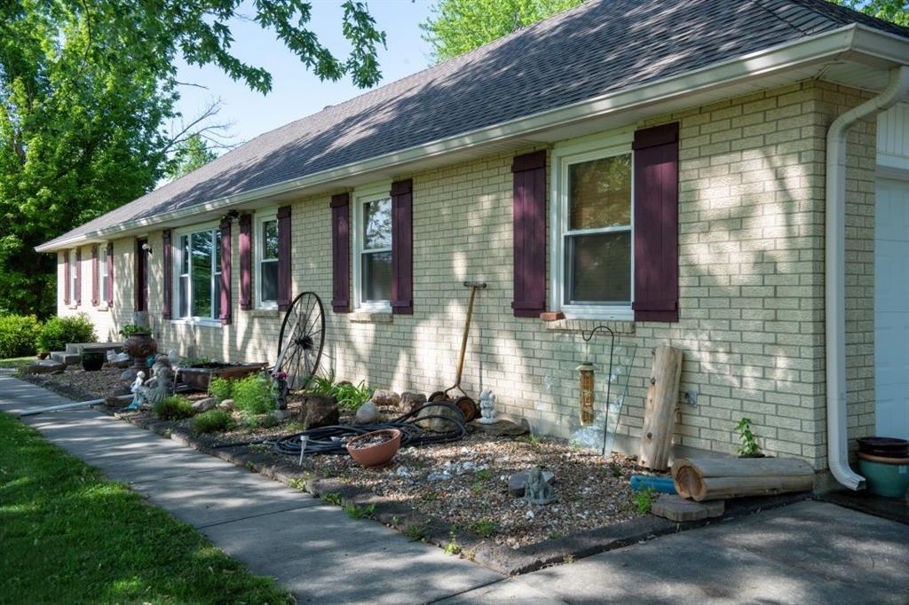 Photo 4 of 24 of 9920 E 137th Street house