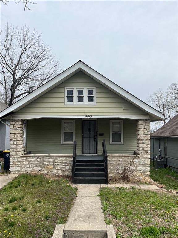 Photo 2 of 15 of 4619 S Benton Avenue house