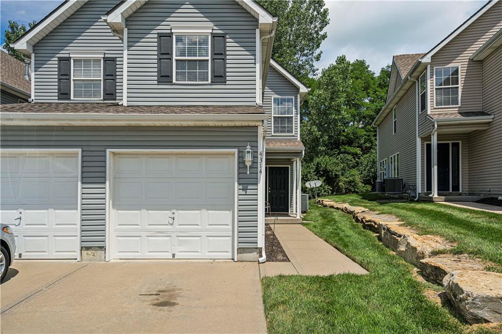 Photo 1 of 31 of 4314 NE 83rd Terrace townhome