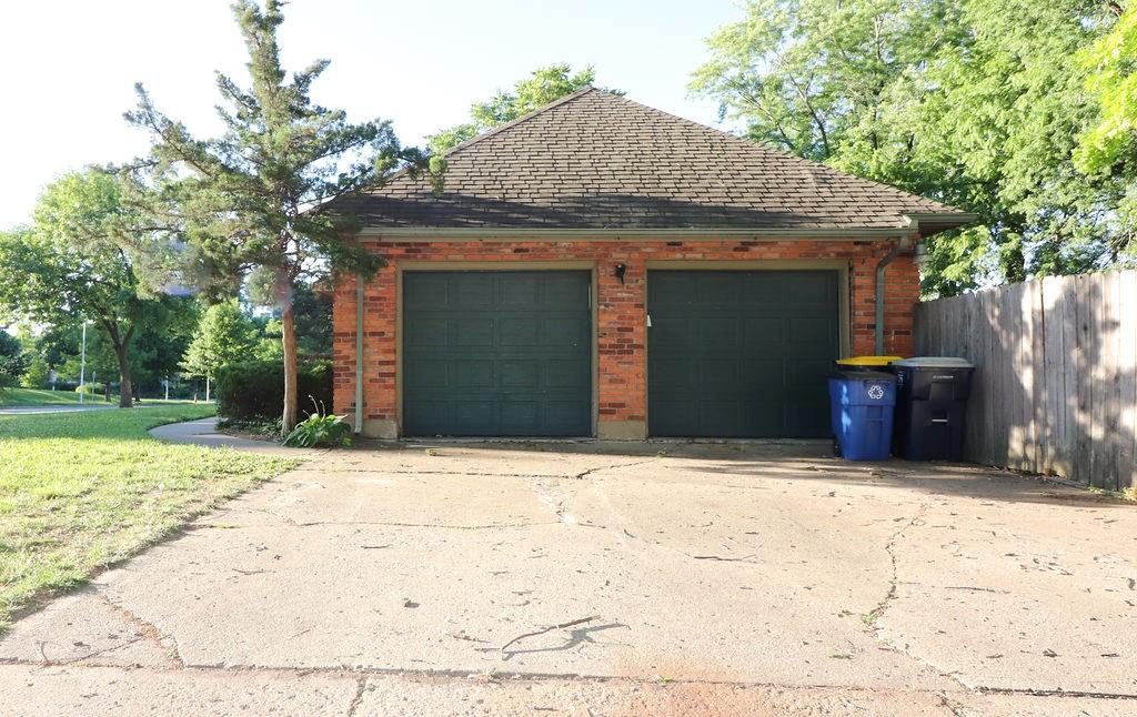 Photo 1 of 13 of 2843 Benton Boulevard house