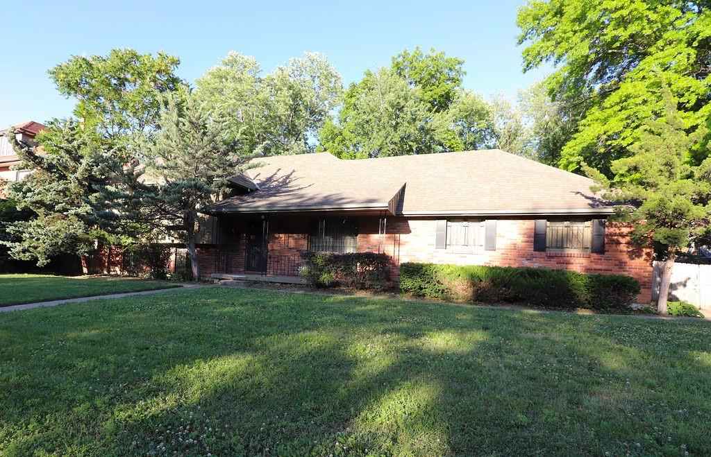 Photo 2 of 13 of 2843 Benton Boulevard house