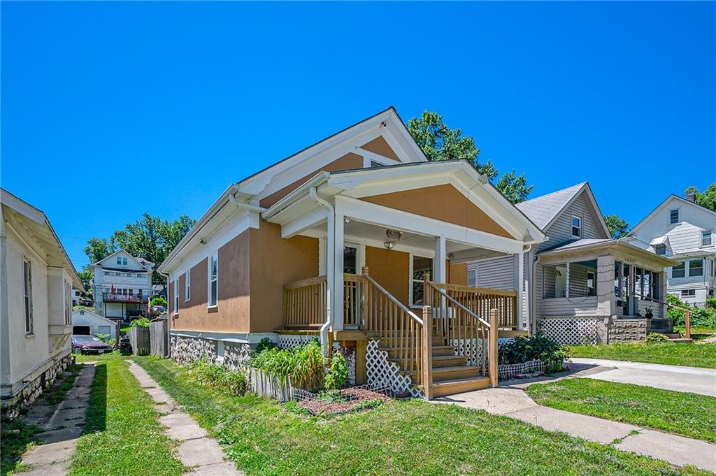 Photo 4 of 24 of 4215 Scarritt Avenue house