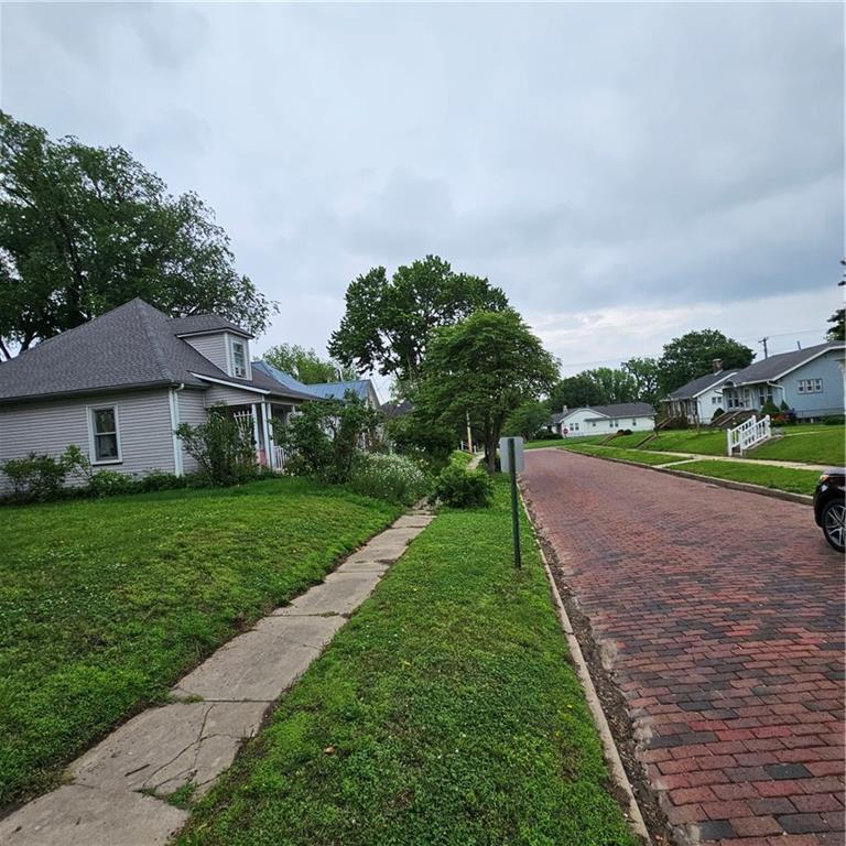 Photo 4 of 13 of 1712 bloom Street house